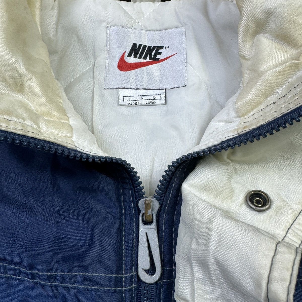 Nike Vintage 90s Nike Spell Out Quilt Lined Jacket Size US L / EU 52-54 / 3 - 8 Thumbnail