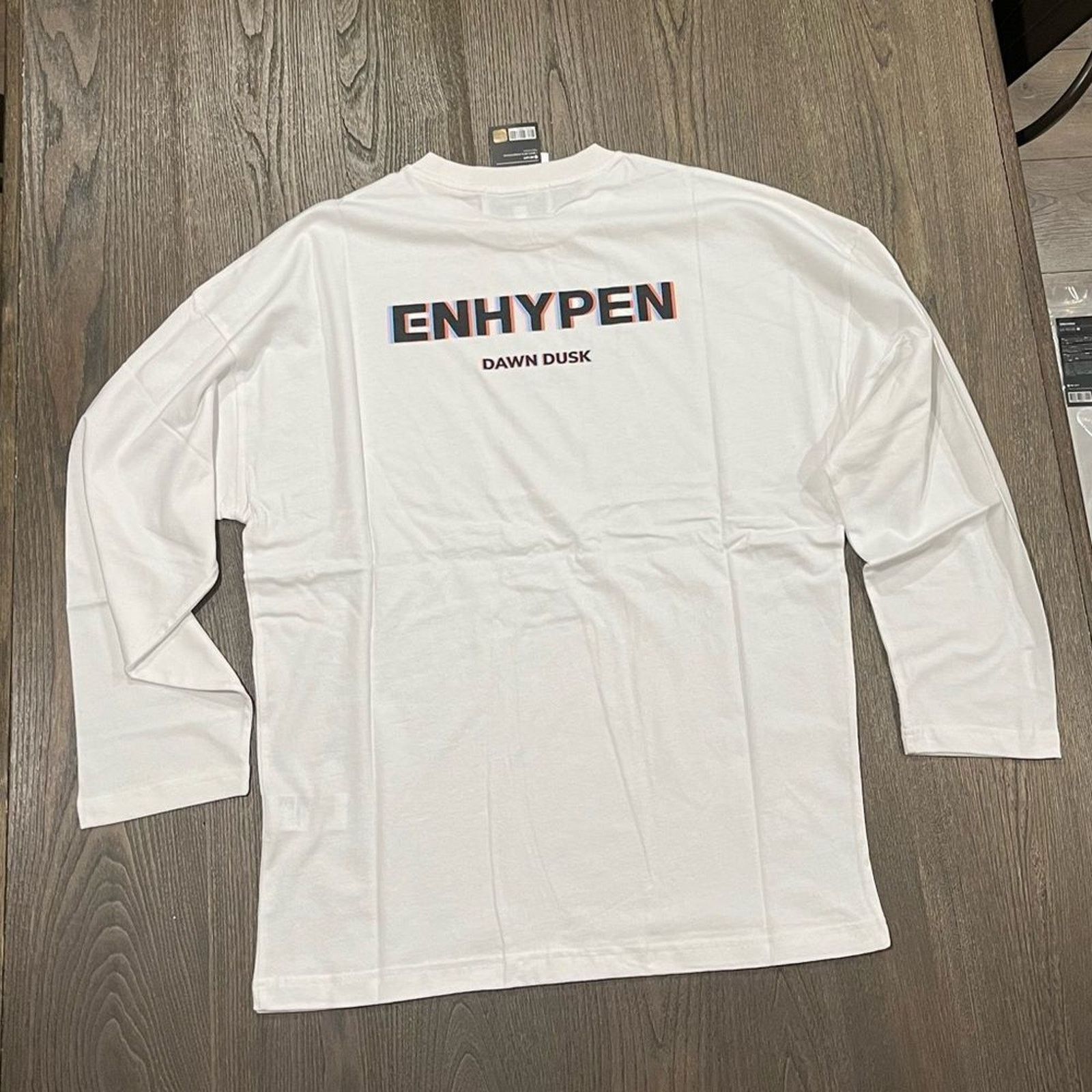 Other NWT Enhypen Band Dawn Dusk White Long Sleeve T-Shirt Size L Size US L / EU 52-54 / 3 - 9 Thumbnail
