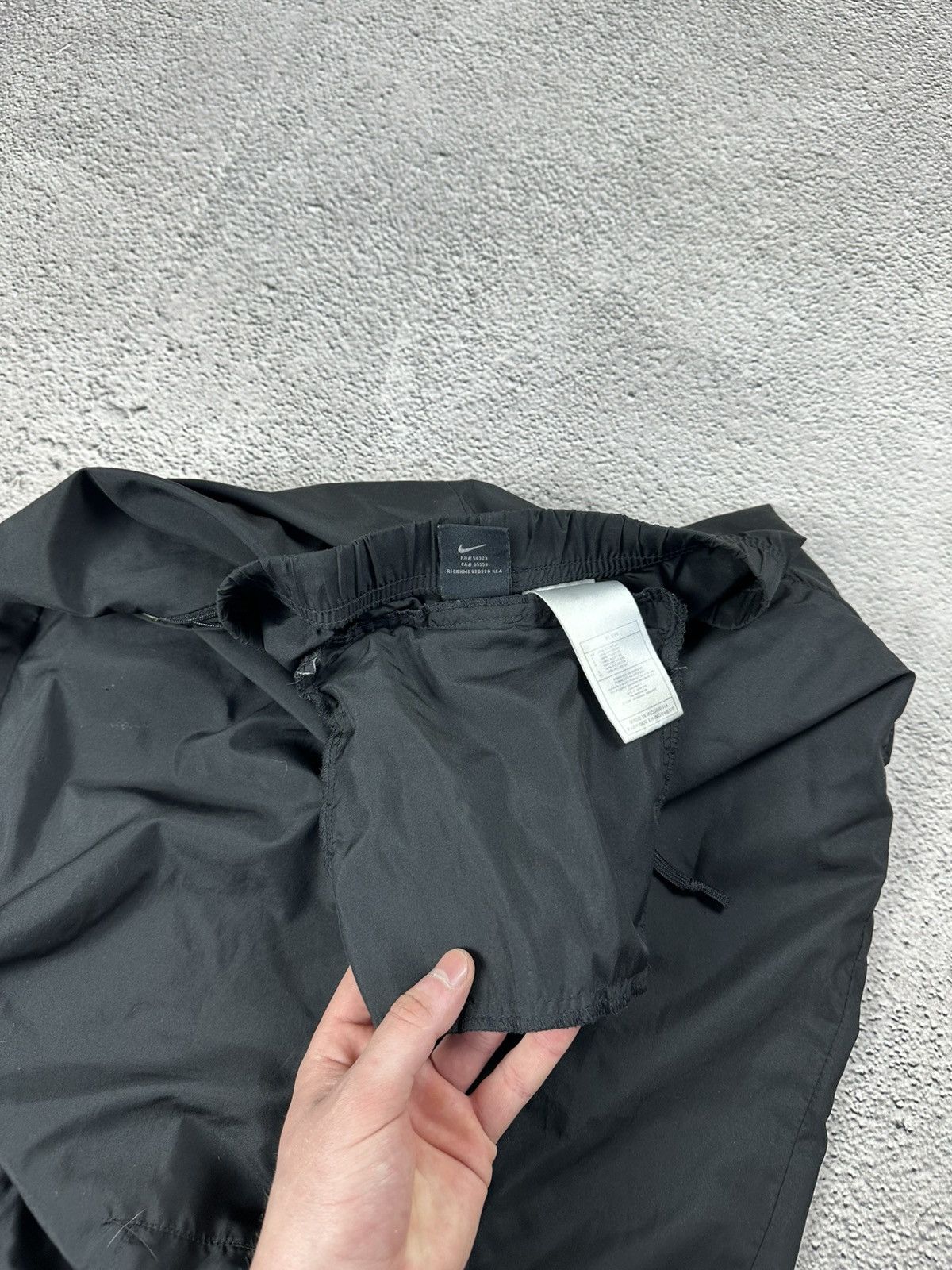 Nike Vintage Nike Trackpants Nylon Baggy Y2K Drill Style Size US 32 / EU 48 - 16 Thumbnail