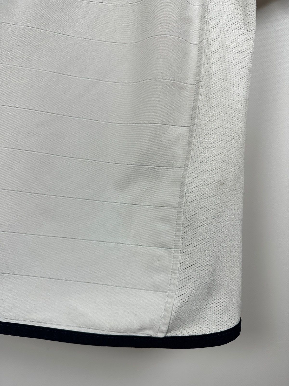 Umbro 2004 Umbro England David Beckham World Cup Soccer Jersey Size US L / EU 52-54 / 3 - 18 Thumbnail
