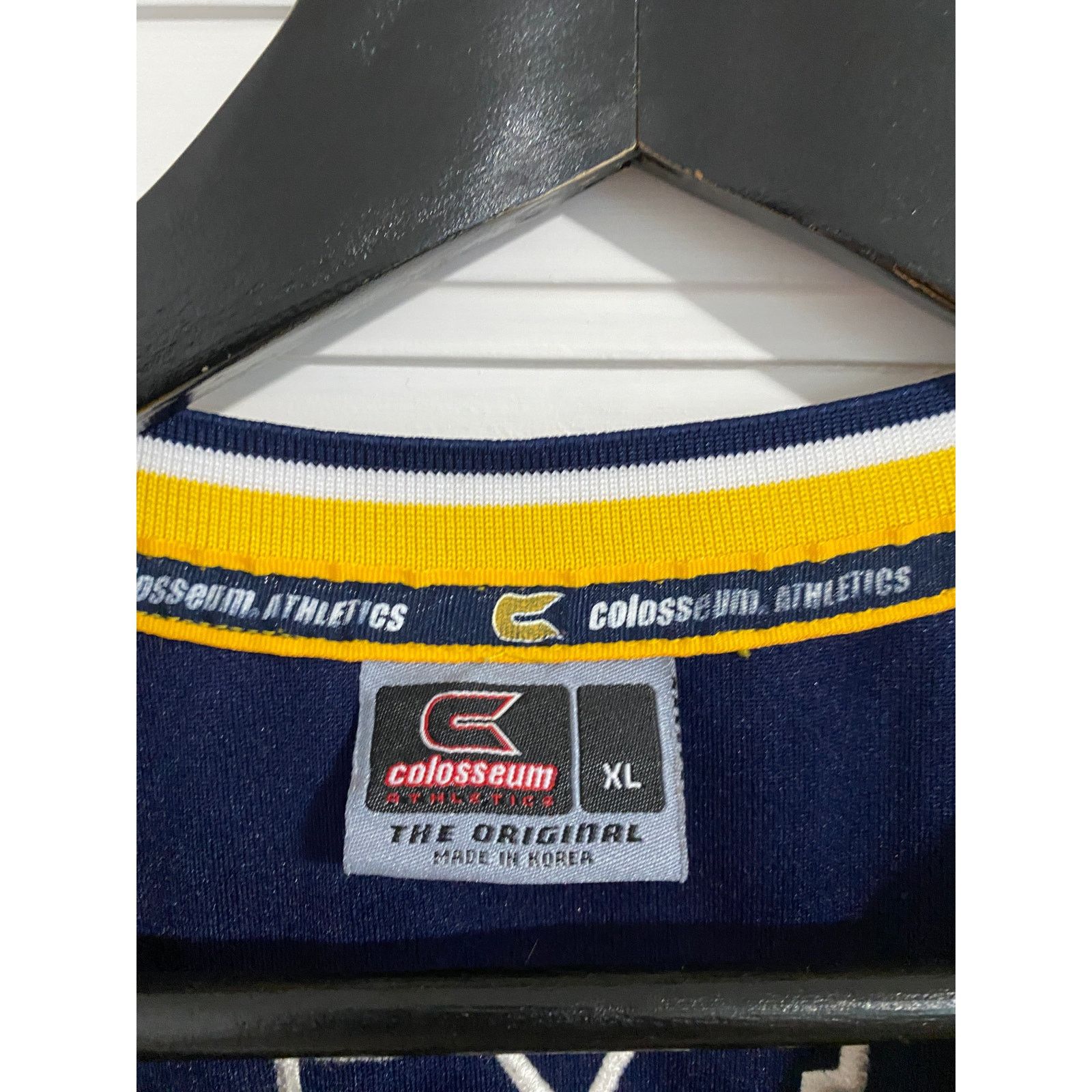 Colosseum Athletics Michigan Wolverines College Basketball Jersey Size XL Size US XL / EU 56 / 4 - 4 Thumbnail