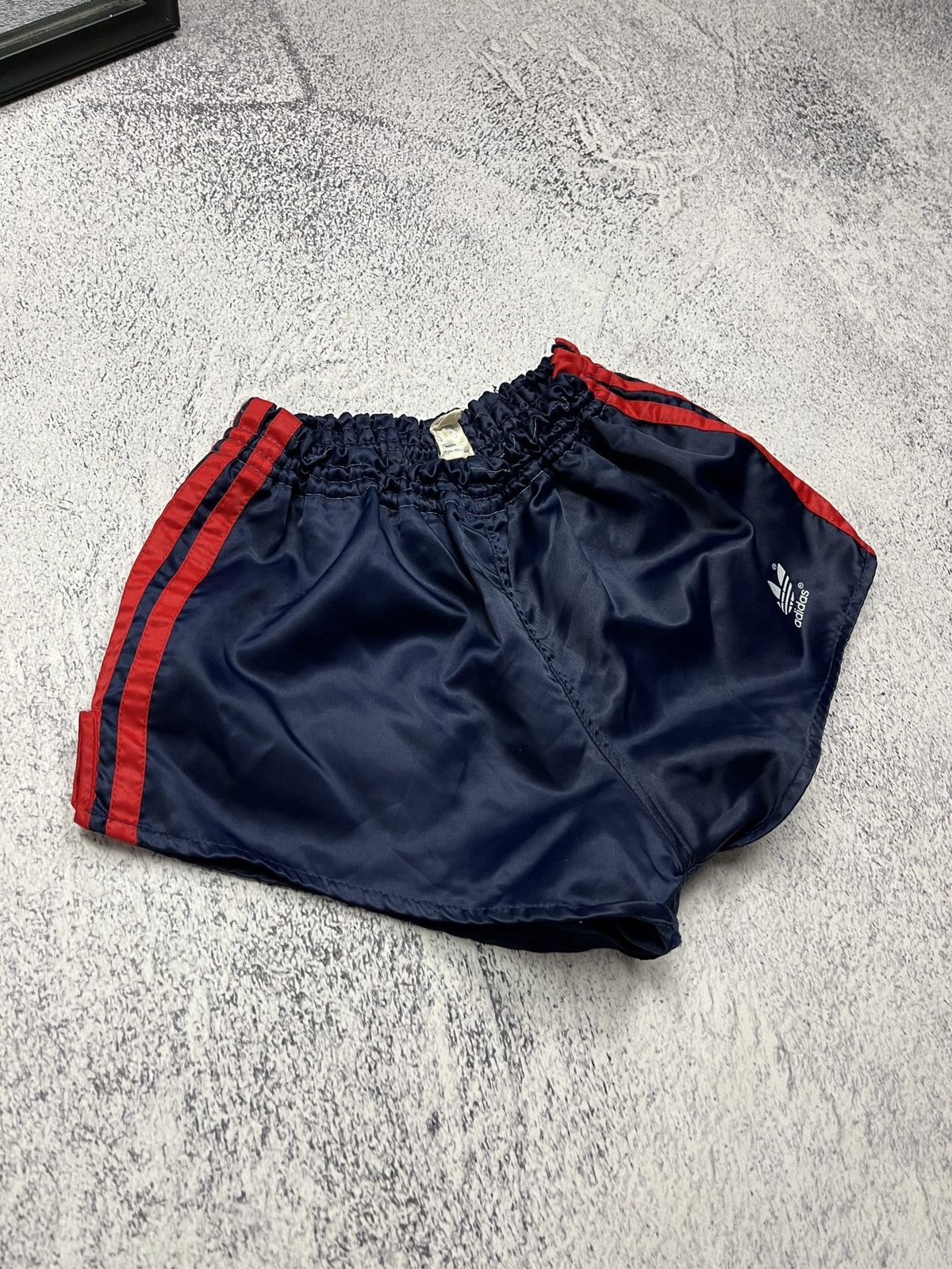 Adidas Vintage 80’s Adidas Training Shorts Made In West Germany Size 25" / US 0 / IT 36 - 2 Thumbnail