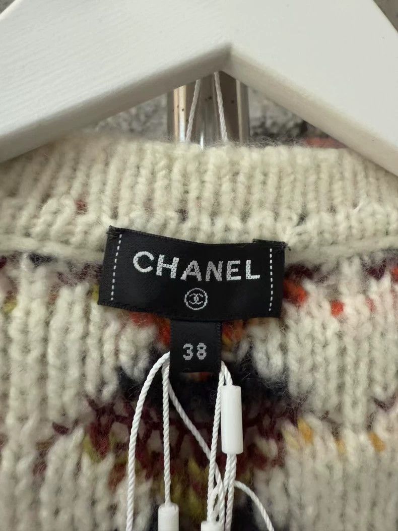 Chanel Chanel White gold double C silver buckle wool cardigan coa Size XS / US 0-2 / IT 36-38 - 6 Thumbnail