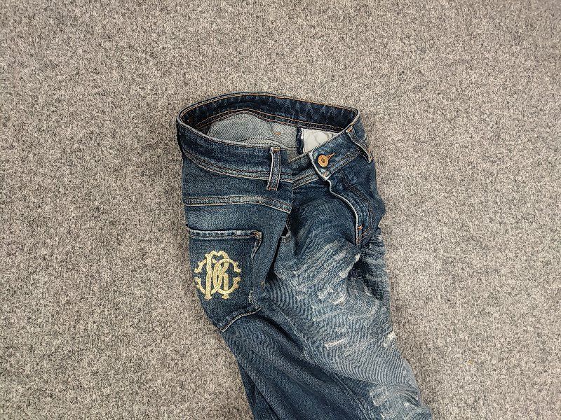 Roberto Cavalli Vintage Roberto Cavalli Design Logo Distressed Denim Jeans Size 42" / US 20 - 4 Thumbnail