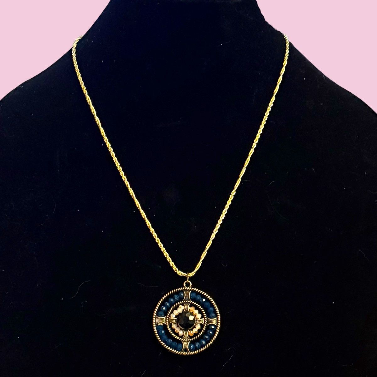 Vintage Vintage gold tone blue beaded round pendant necklace Size ONE SIZE - 1 Thumbnail