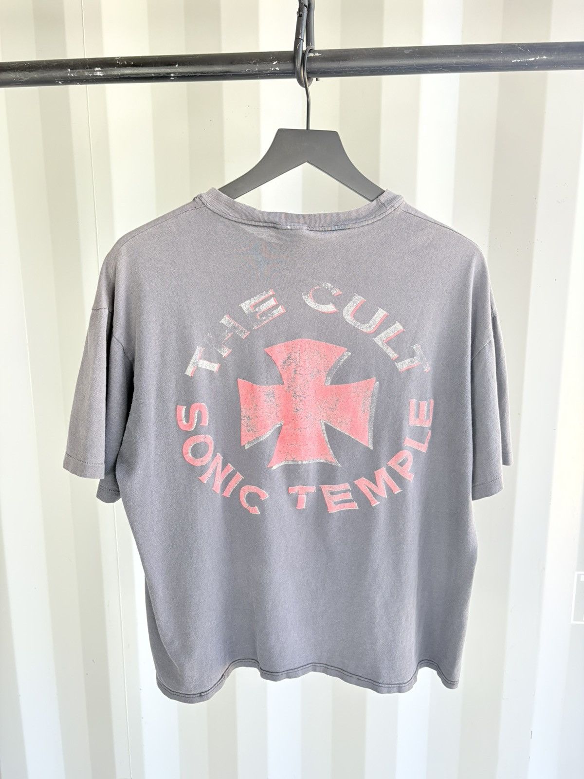 Band Tees Vintage Sonic Temple Shirt Faded Distressed GRUNGE Band Size US L / EU 52-54 / 3 - 2 Thumbnail