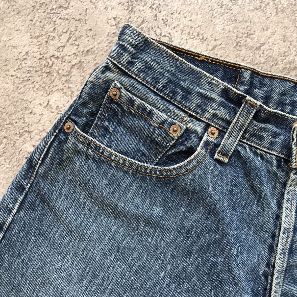 Vintage Vintage 90s Levis Distressed Shorts Sun Faded Grunge Slim 30 Size 30" / US 8 / IT 44 - 4 Thumbnail