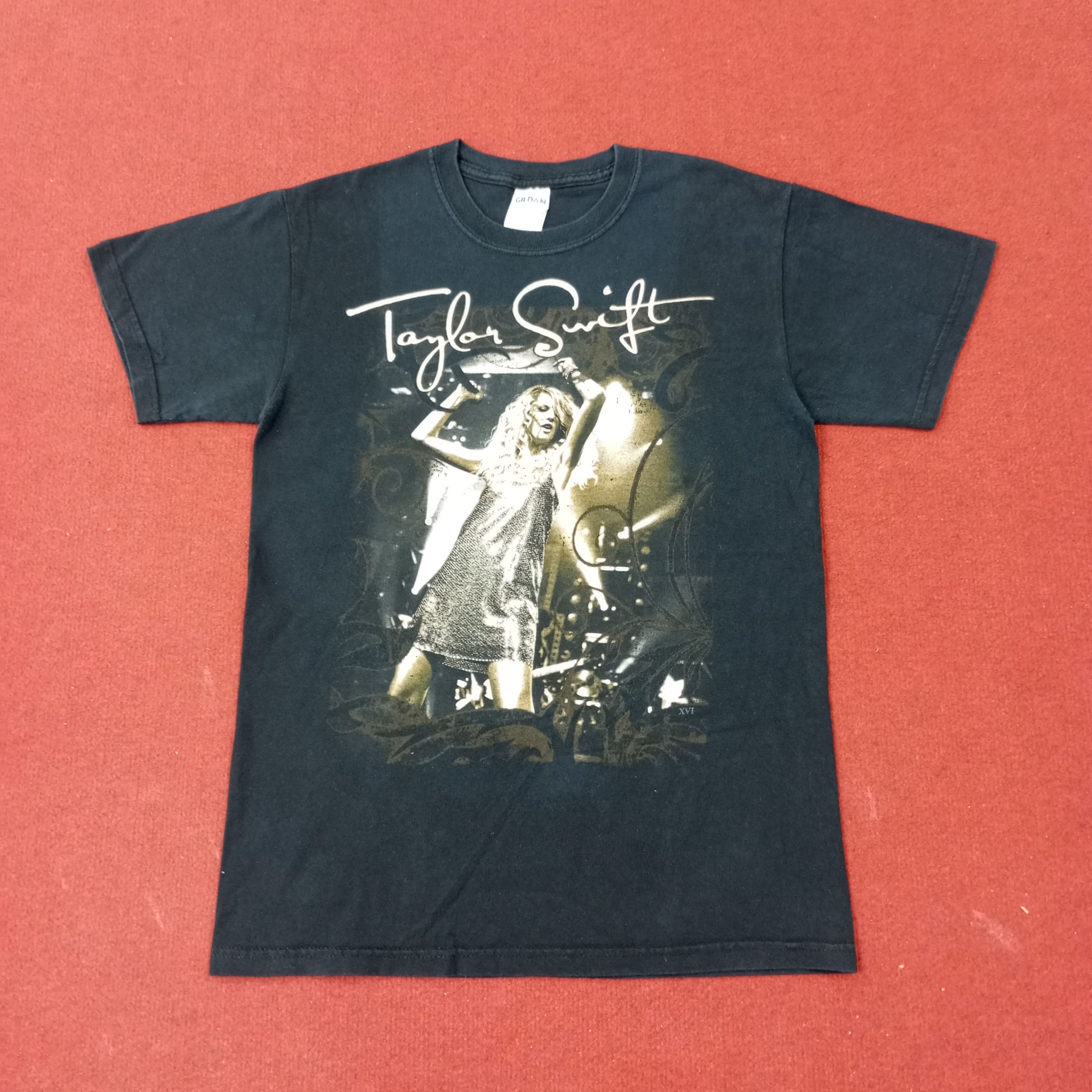 Band Tees Taylor Swift Singer Music Tour Tshirt c239n57 Size US S / EU 44-46 / 1 - 1 Thumbnail