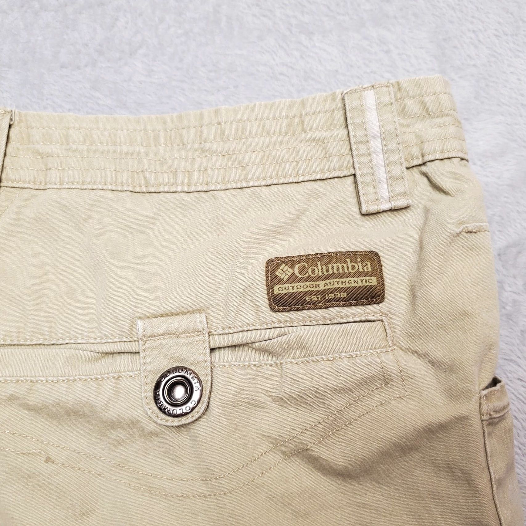 Vintage Columbia Cargo Shorts Men 38 Flat Front Khaki Outdoors Hiking Casual Beige Canvas Pockets Mens Size US 38 / EU 54 - 7 Thumbnail