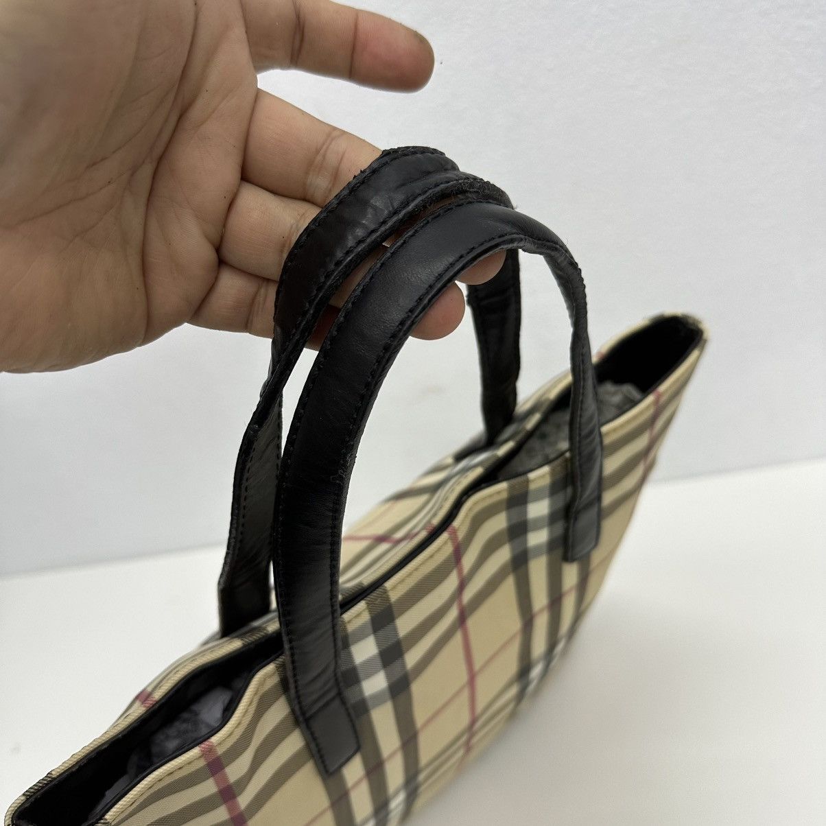 Burberry ‼️YES‼️ AUTHENTIC BURBERRY LONDON NOVA CHECK HAND TOTE BAG Size ONE SIZE - 7 Thumbnail