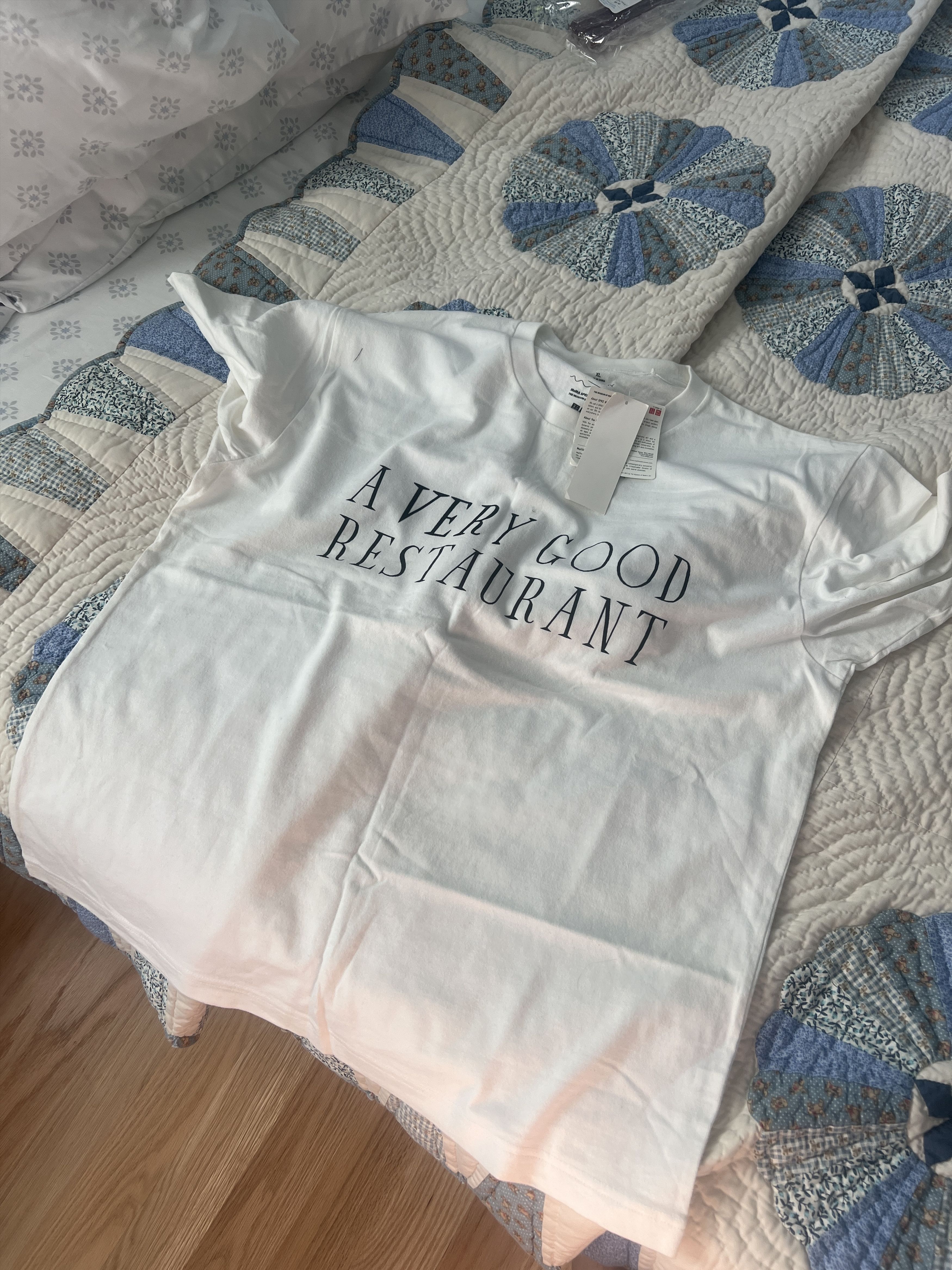 Uniqlo Uniqlo Graphic Tee Size US XL / EU 56 / 4 - 1 Thumbnail