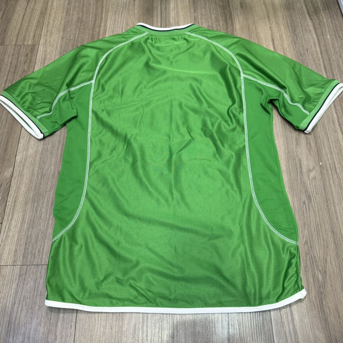 Umbro Ireland 02/03 home shirt Size US M / EU 48-50 / 2 - 2 Thumbnail