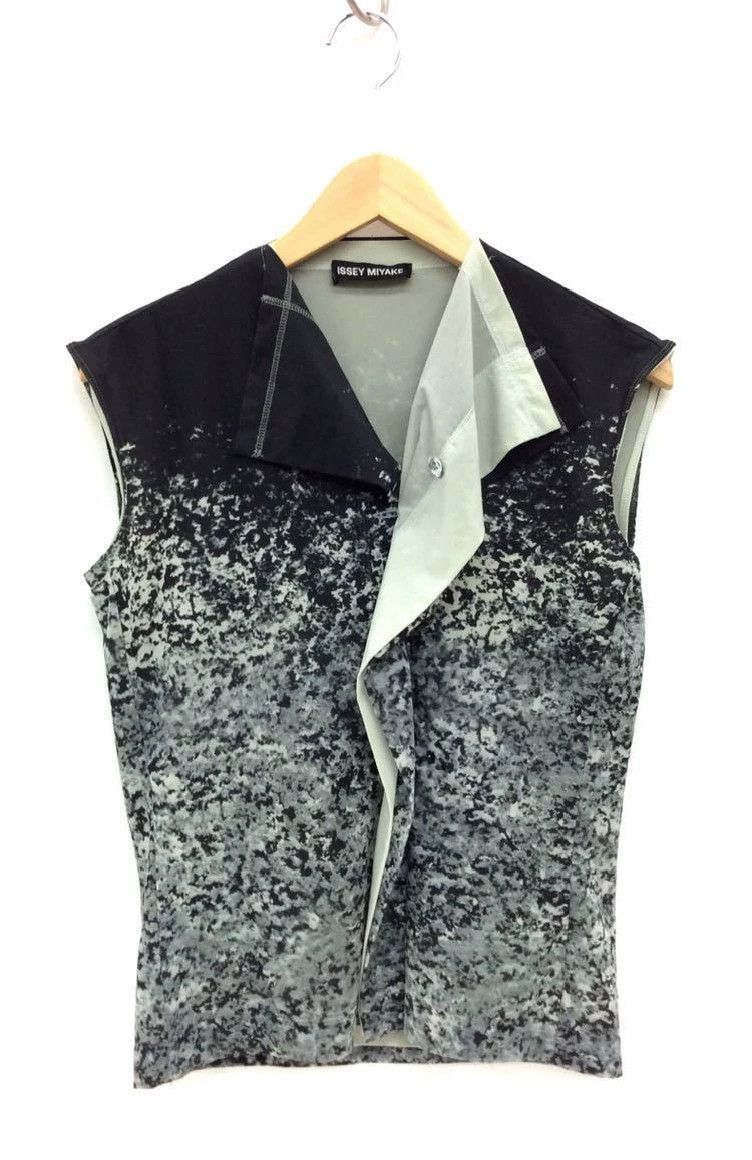 Issey Miyake issey miyake size:2 Patterned sleeveless vest Size XXS / US 00 / IT 34 - 1 Thumbnail