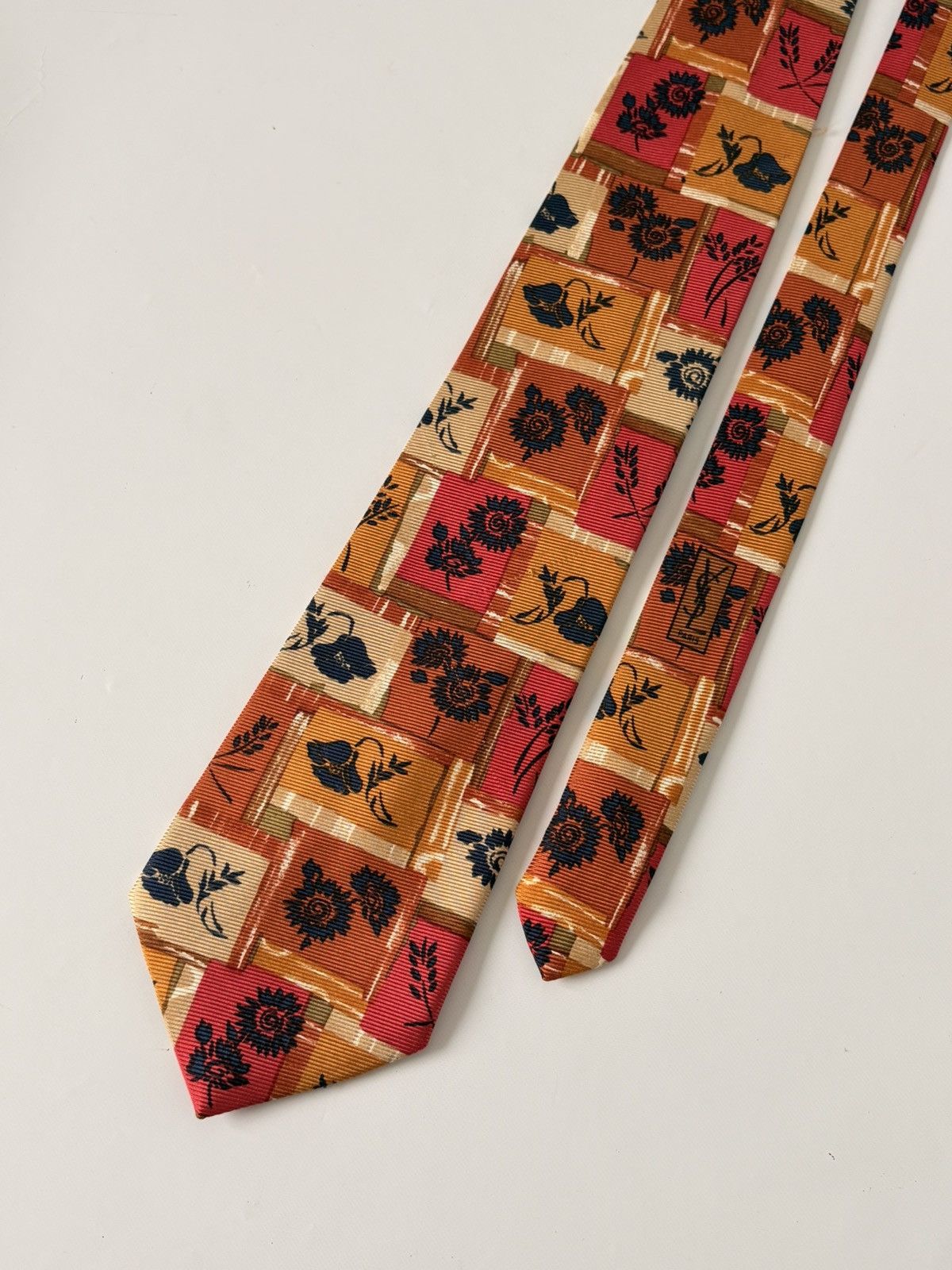 Yves Saint Laurent YVES SAINT LAURENT VINTAGE SILK FLORAL ORANGE RED TIE ITALY Size ONE SIZE - 3 Thumbnail