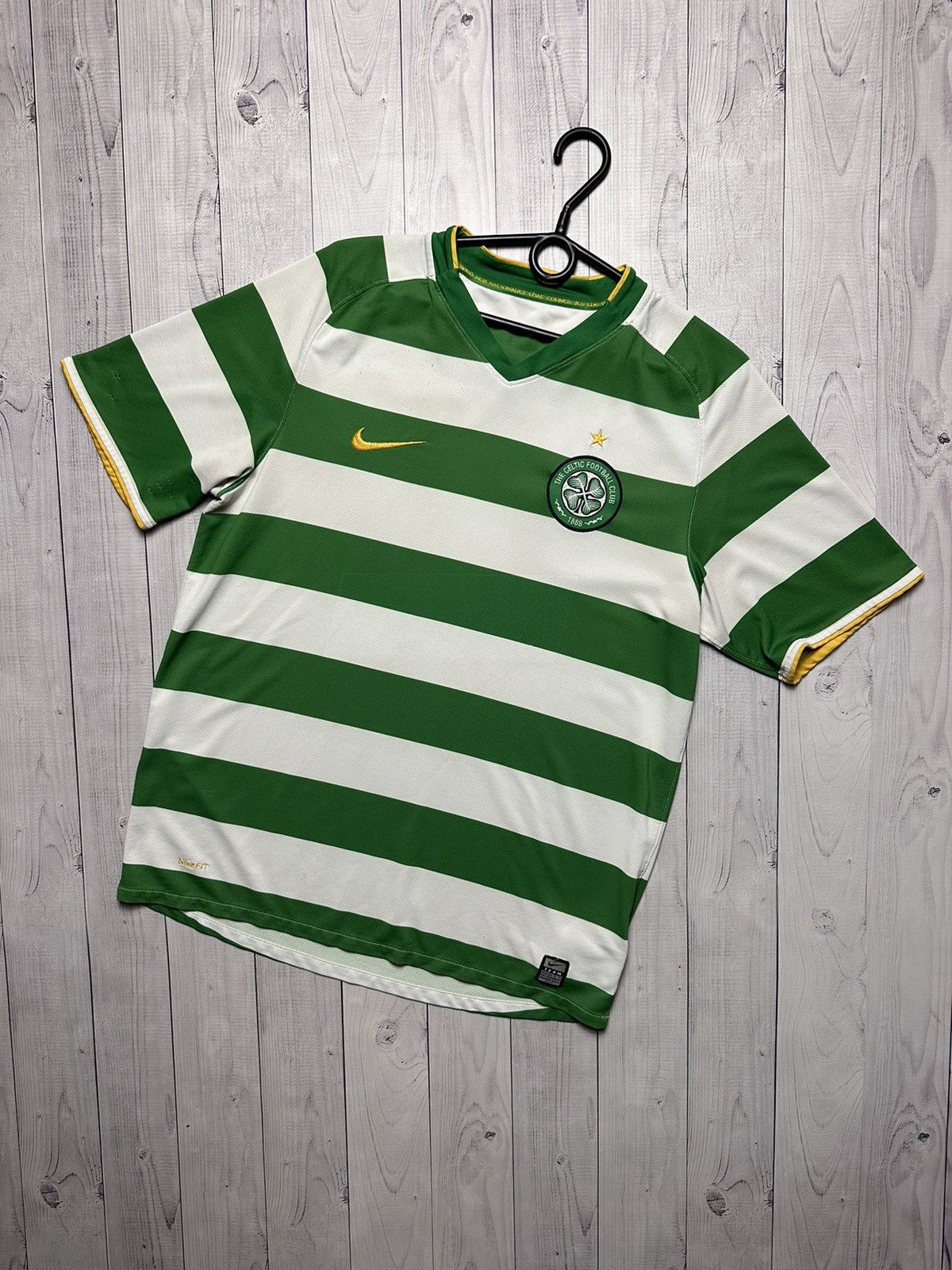 Nike × Vintage Vintage Nike Celtic soccer jersey size M Striped Size US M / EU 48-50 / 2 - 1 Thumbnail