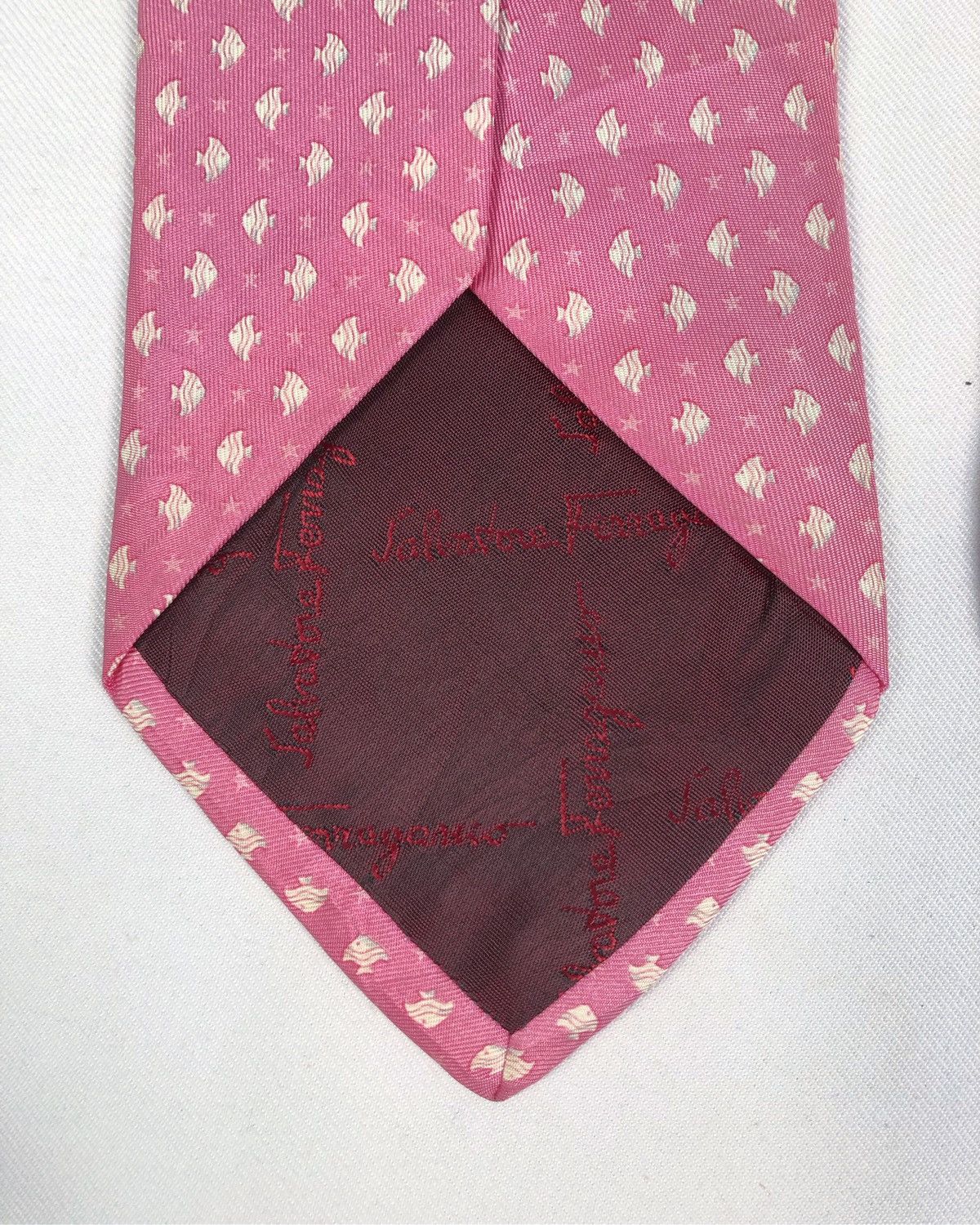 Salvatore Ferragamo Rare Vintage Salvatore Ferragamo Fish Motive Silk Tie Size ONE SIZE - 7 Thumbnail