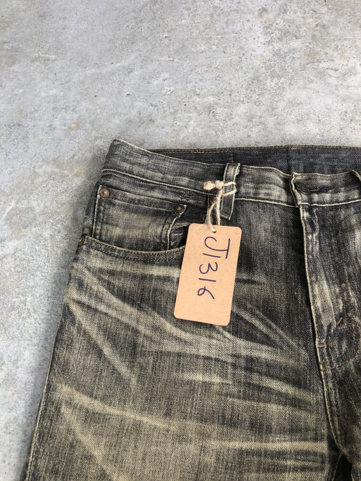Levi's Y2k Levi’s 505 Mud Wash Distressed Jean Size US 30 / EU 46 - 14 Thumbnail