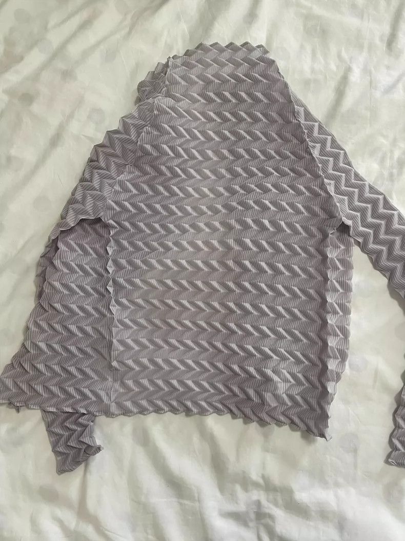 Issey Miyake Issey Miyake size:one size A light grey pleated cardigan Size S / US 4 / IT 40 - 7 Thumbnail