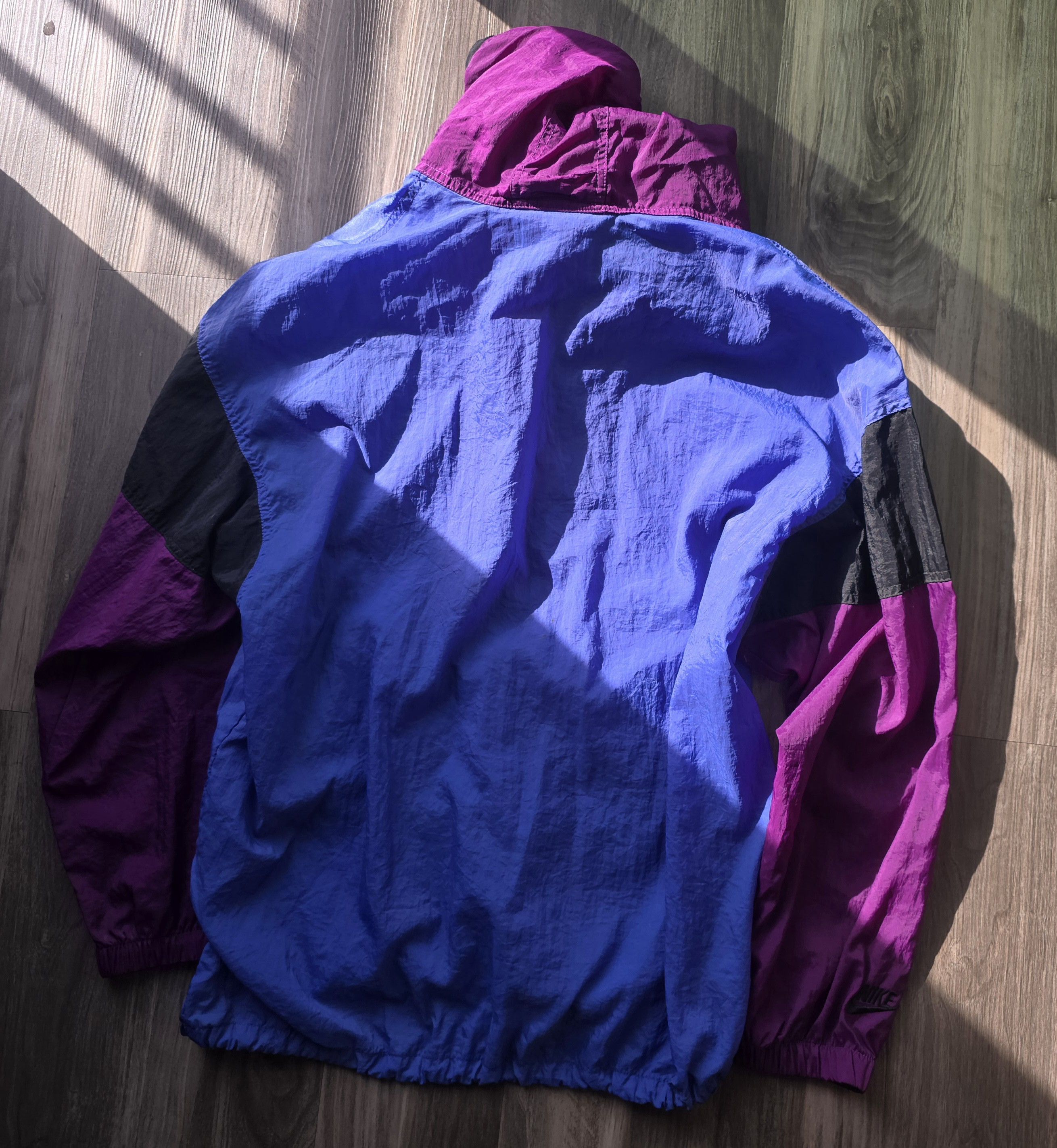 Nike ACG Vintage 90s Nike ACG Windbreaker with pouch and hood Size US L / EU 52-54 / 3 - 2 Thumbnail