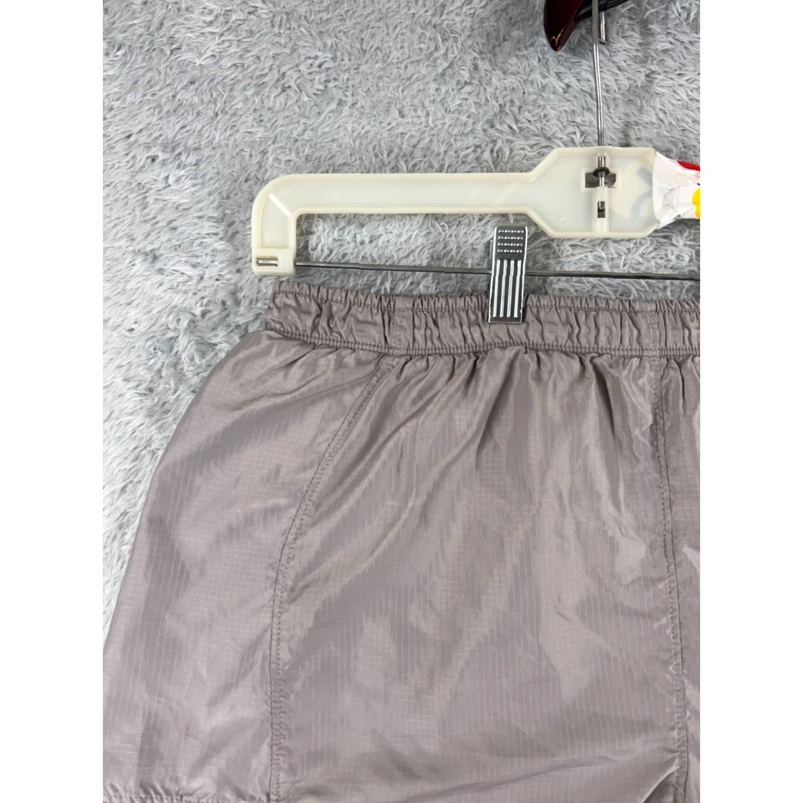 The North Face The North Face Shorts Womens Medium Gray Elastic Waist Lined Polyester Running Size 32" / US 10 / IT 46 - 4 Thumbnail