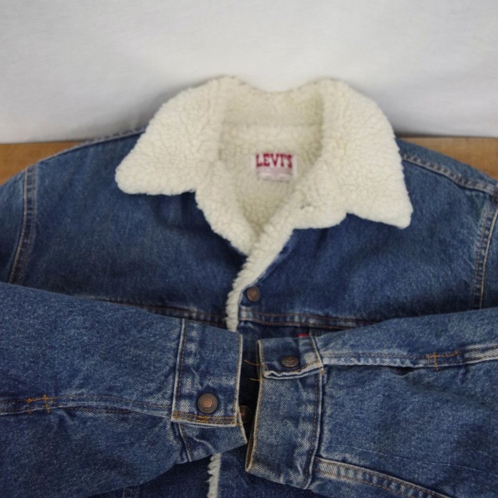 Levi's Vintage USA Made Levi's Sherpa Denim Trucker Jacket Size 44R Size US L / EU 52-54 / 3 - 6 Thumbnail