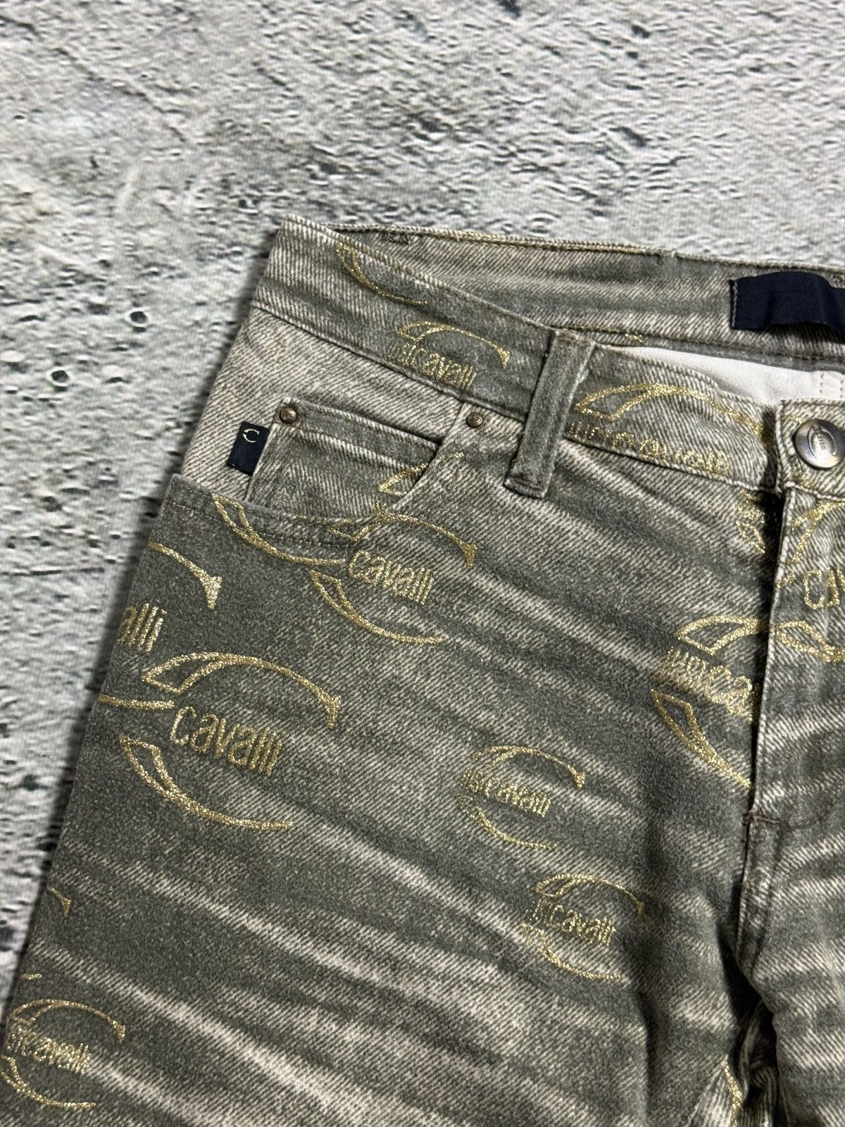 Roberto Cavalli Just Cavalli flared jeans monogram fullprint Y2K washer Size 27" / US 4 / IT 40 - 9 Thumbnail