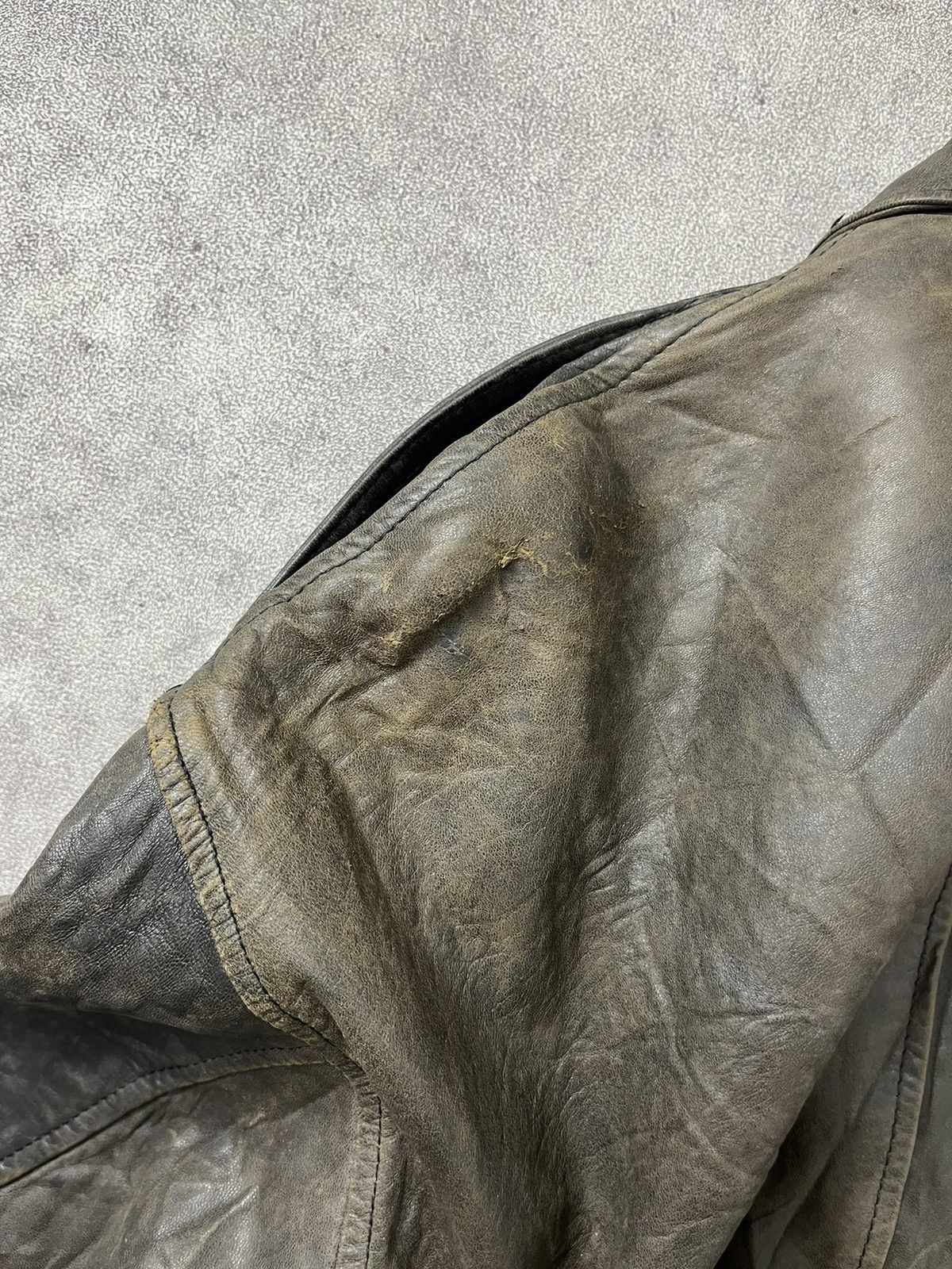 Avirex AVIREX type A-2 topgun 80’s distressed leather flight jacket Size US L / EU 52-54 / 3 - 19 Thumbnail