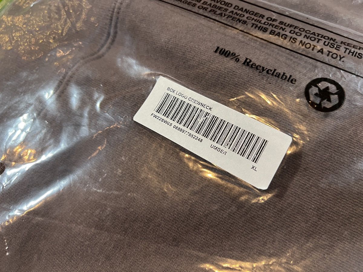 Supreme NEW - Supreme - Box Logo Crewneck Sweatshirt FW22 - BROWN Size US XL / EU 56 / 4 - 7 Thumbnail