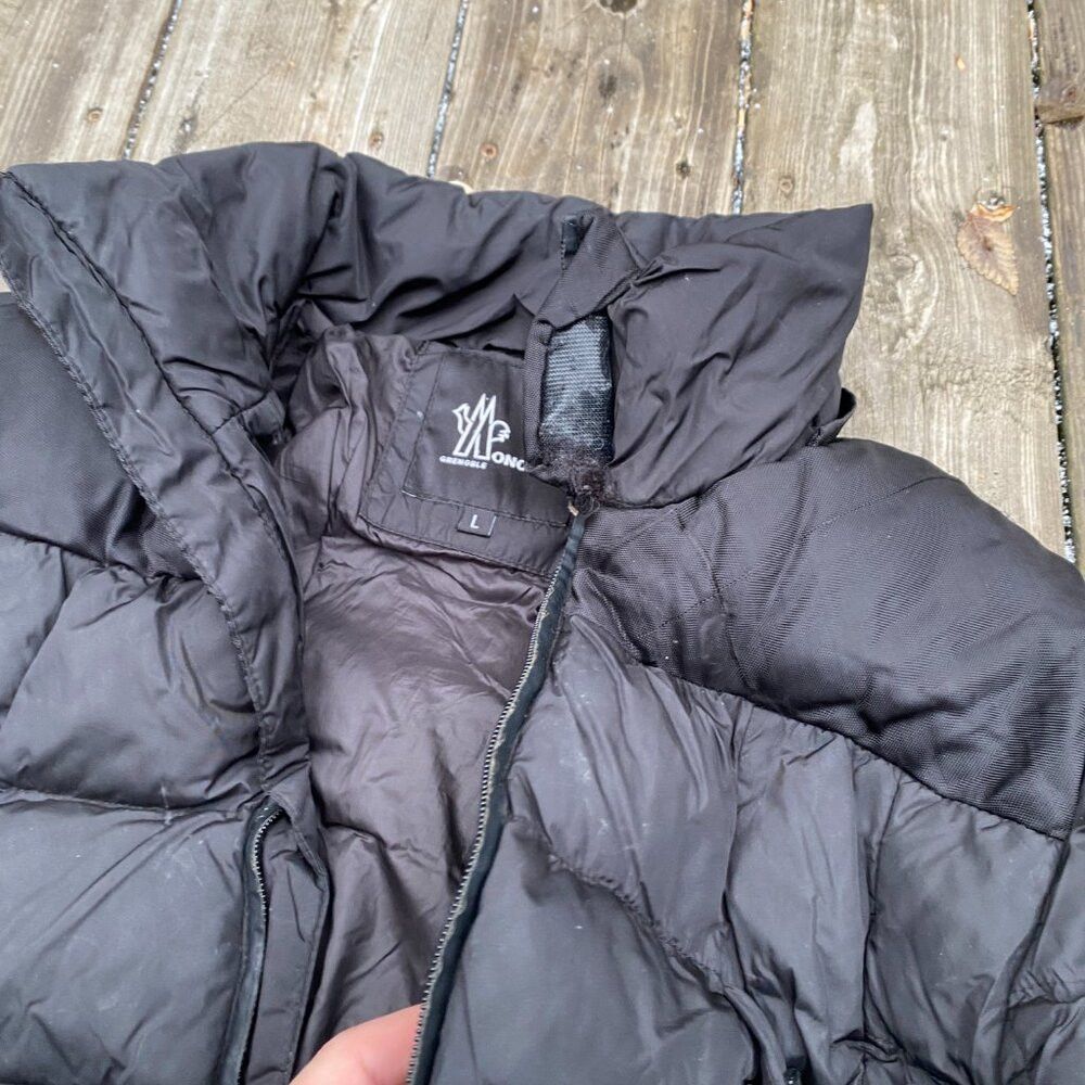 Moncler Vintage Moncler Grenoble Down Puffer Jacket Large Black WOR Size US L / EU 52-54 / 3 - 9 Thumbnail