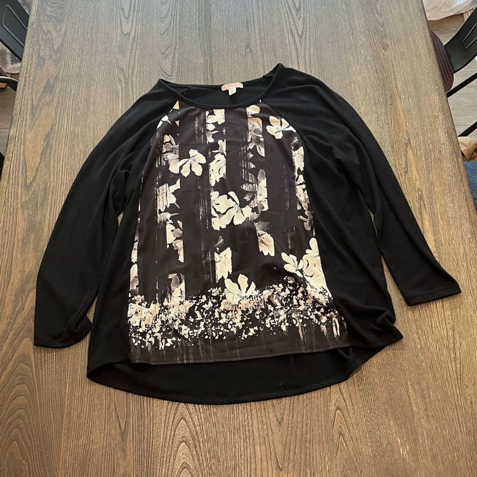 Other CB Black White Abstract Floral Print Long Sleeve Blouse 1X Size XL / US 12-14 / IT 48-50 - 1 Thumbnail
