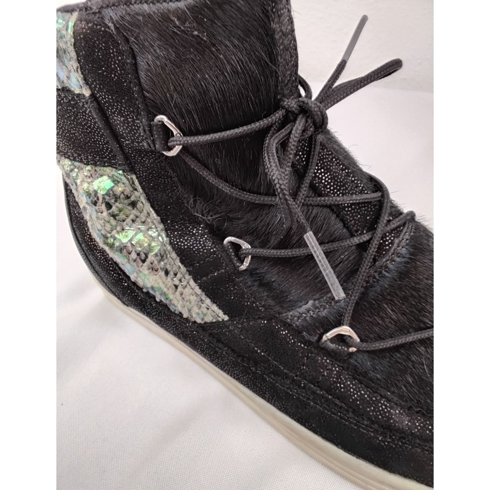 Moon Boot Moon Boot Sneakers Women's 9.5 Black Fur & Snake Print Size US 9.5 / IT 39.5 - 8 Thumbnail