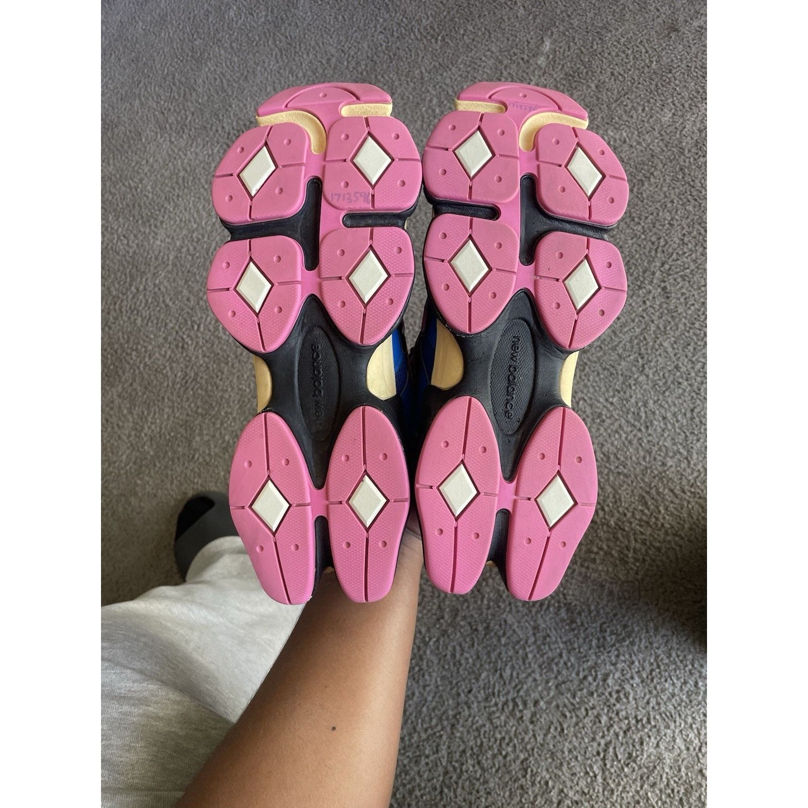New Balance Size 9.5 - New Balance 9060 Blue Oasis Real Pink Size US 9.5 / EU 42-43 - 5 Thumbnail