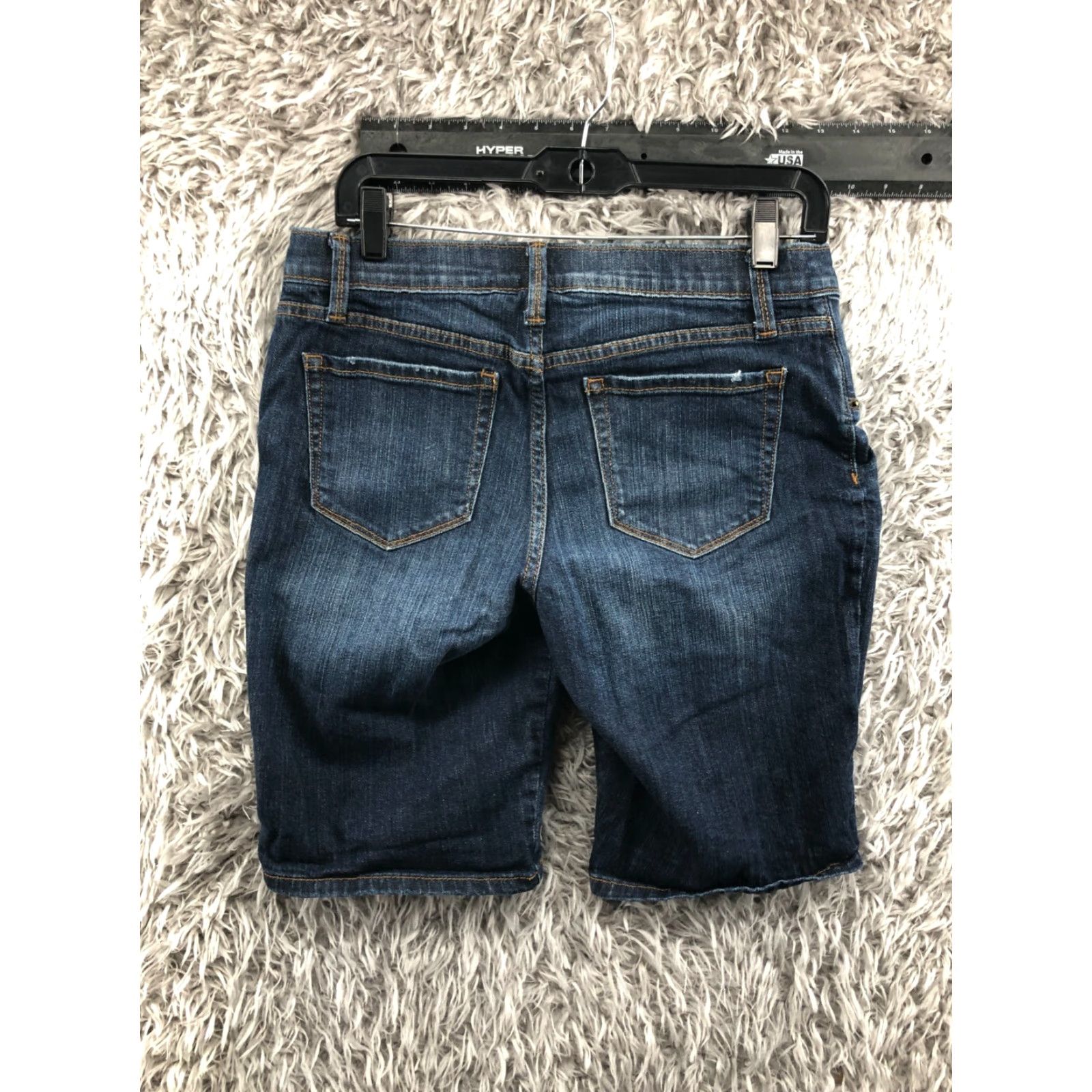 Vintage Liz Lange Bermuda Shorts Womens Size S Mid Rise Medium Wash Blue Denim Shorts Size 28" / US 6 / IT 42 - 4 Thumbnail