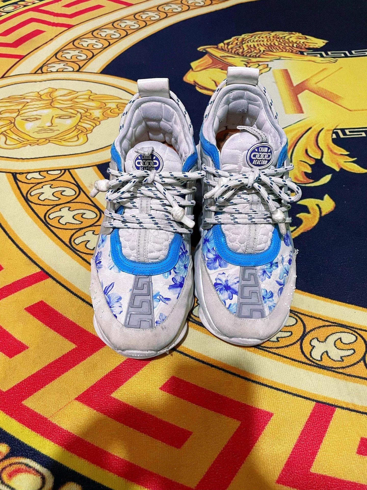 Versace Versace Medusa Swirl Running Sneaker 42 8/10 Size US 9 / EU 42 - 2 Thumbnail