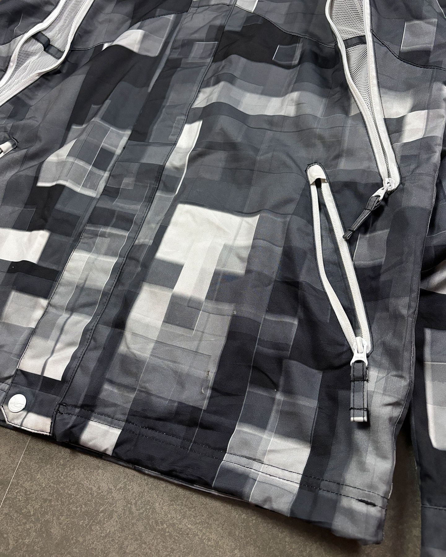 Oakley Vintage Oakley Ski Jacket Geometric AOP Size US M / EU 48-50 / 2 - 5 Thumbnail