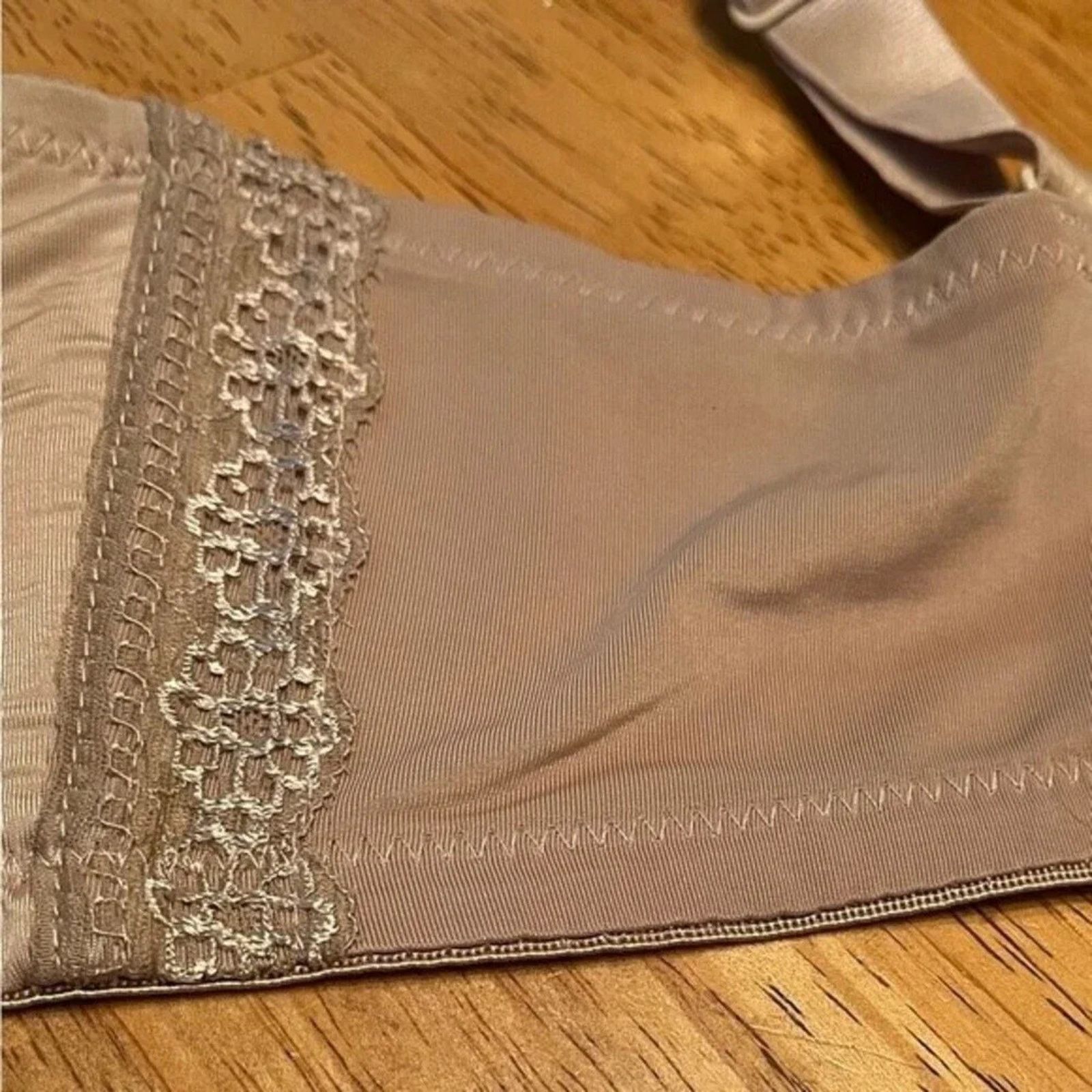 The Unbranded Brand Angelina underwire bra, size 40D Size ONE SIZE - 4 Thumbnail