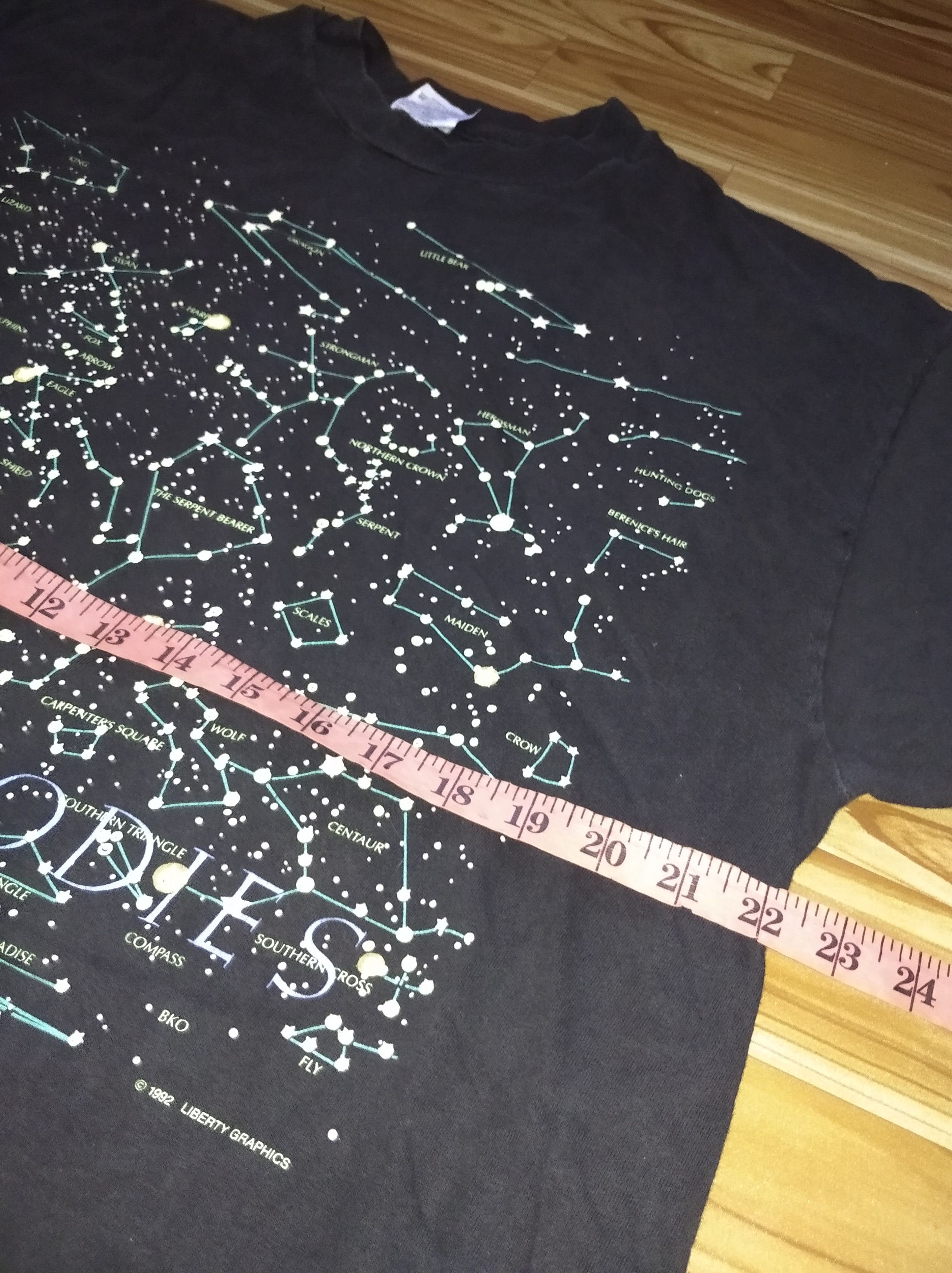 Arts & Science × Hanes × Vintage Vintage 1992 librety grapics heavenly bodies tshirt M L rade Size US L / EU 52-54 / 3 - 8 Thumbnail