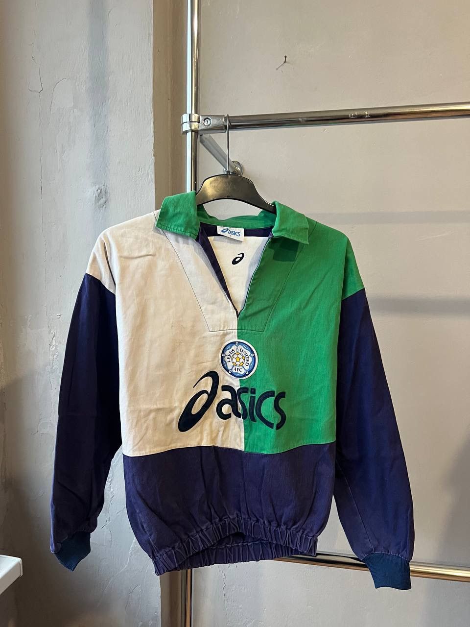 Asics VERY RARE 1993/94 LEEDS UNITED DRILL TRACK JACKET SIZE S Size US S / EU 44-46 / 1 - 2 Thumbnail