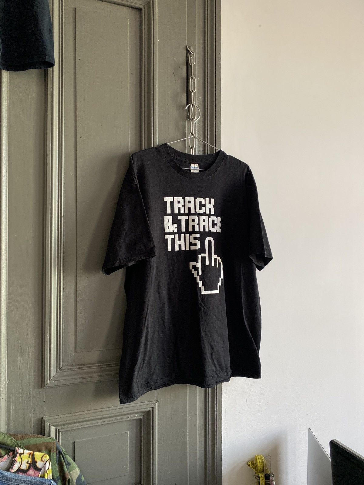 Gildan × Vintage Track&Trace This Fuck T-Shirt Porn Star Tee Size US XL / EU 56 / 4 - 1 Thumbnail