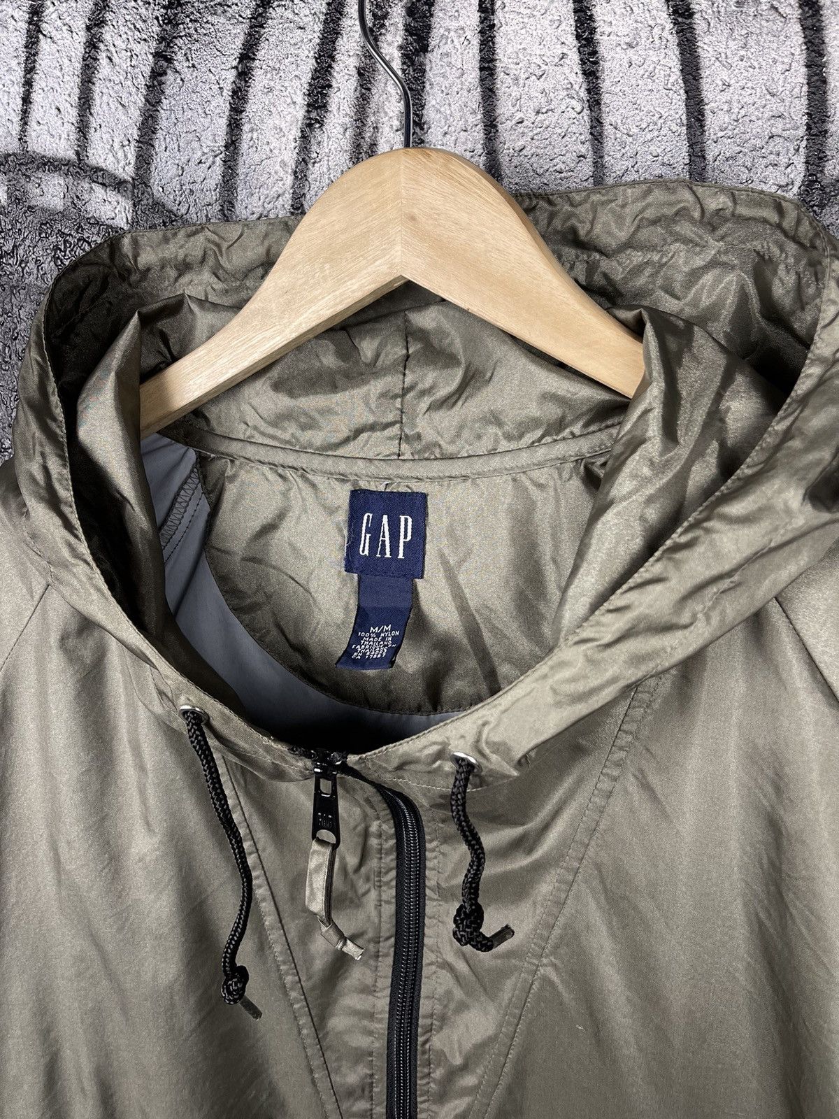Gap GAP Vintage Y2K Khaki Nylon Anorak Jacket Men’s Size Medium Size US M / EU 48-50 / 2 - 2 Thumbnail