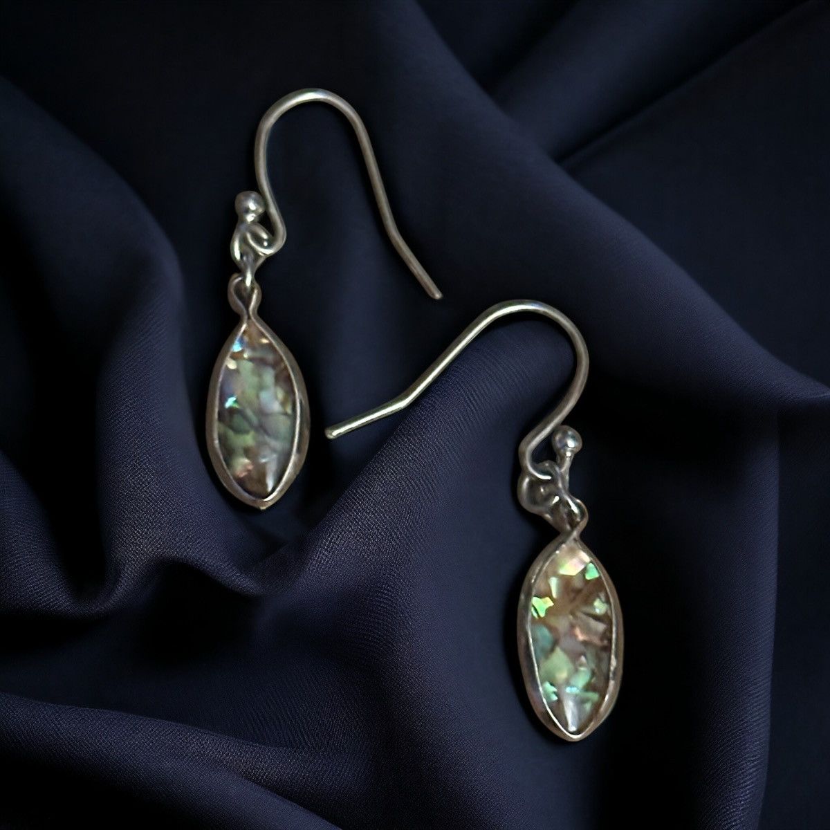 Other Silver tone bezeled oval abalone dangle earrings Size ONE SIZE - 1 Thumbnail
