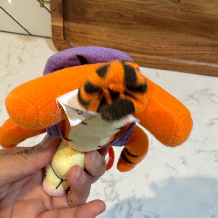 Vintage vintage Winnie the Pooh Tigger Plush Keychain purple Size ONE SIZE - 6 Thumbnail