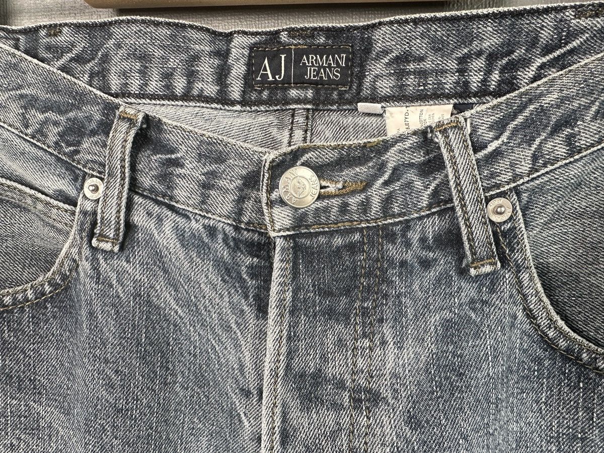 Armani Vintage ARMANI JEANS Blue Distressed Denim Pants Metal Logo Size US 32 / EU 48 - 8 Thumbnail