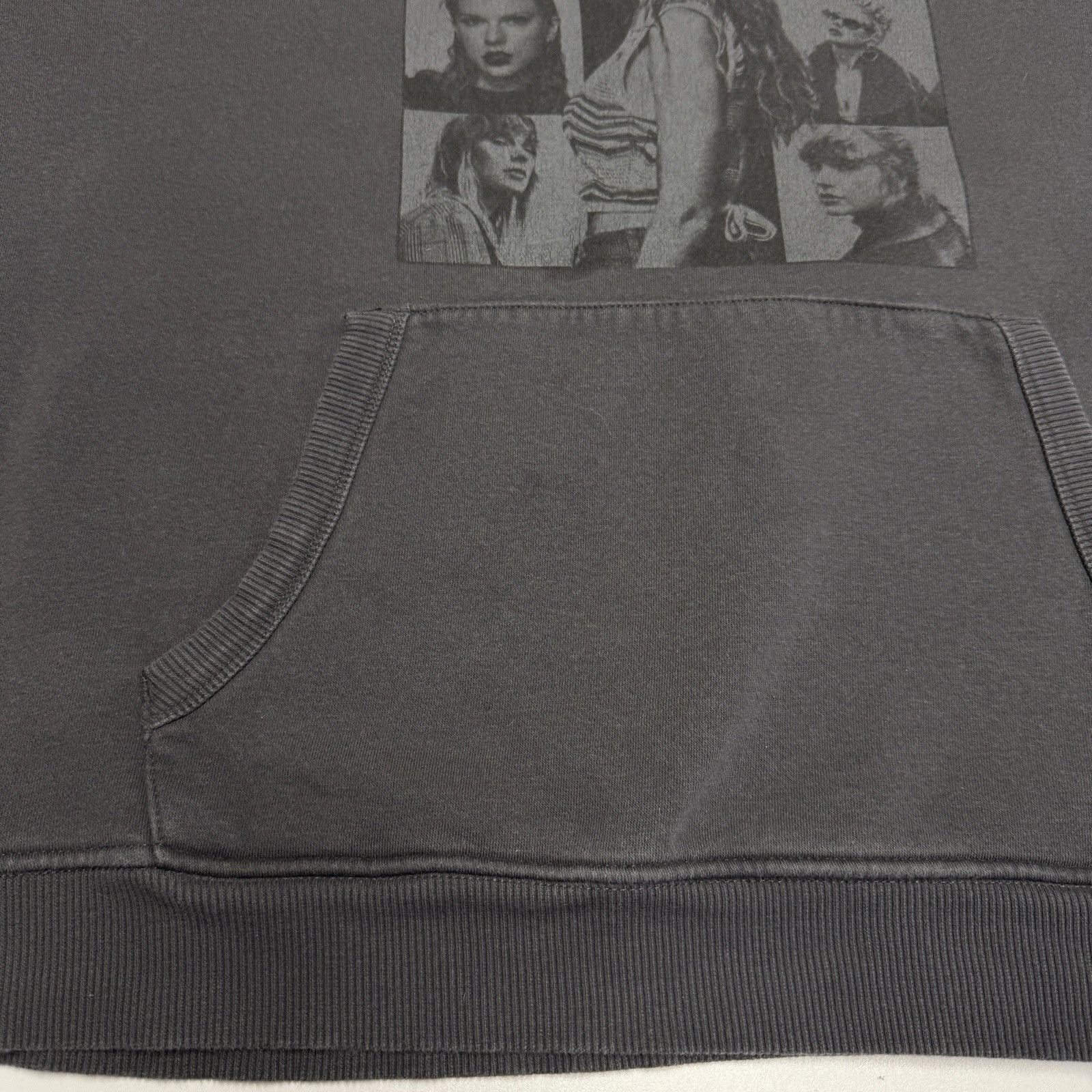 Band Tees Taylor Swift The Eras Tour Hoodie Sweatshirt Large Tour Size US L / EU 52-54 / 3 - 5 Thumbnail