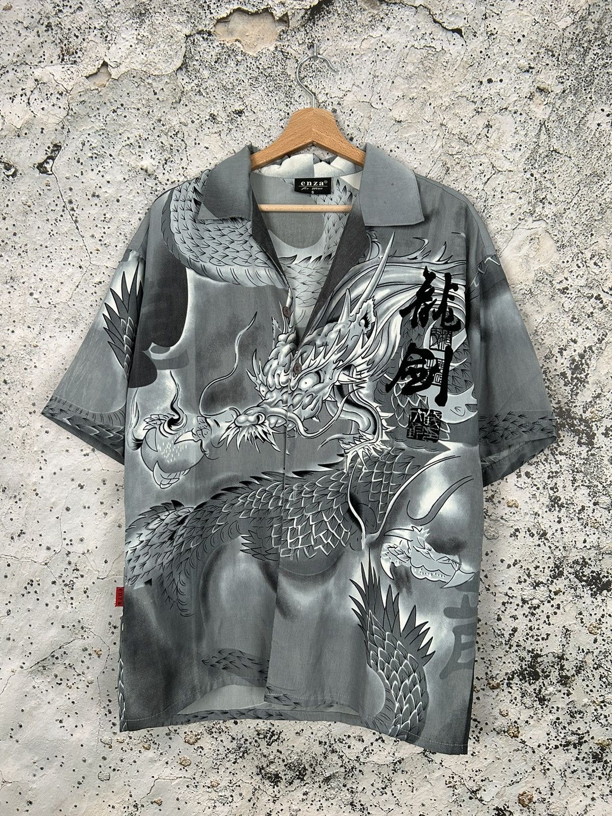 Japanese Brand Vintage Dragon Shirt Japanese Alternative Grunge Rock Size US S / EU 44-46 / 1 - 1 Thumbnail