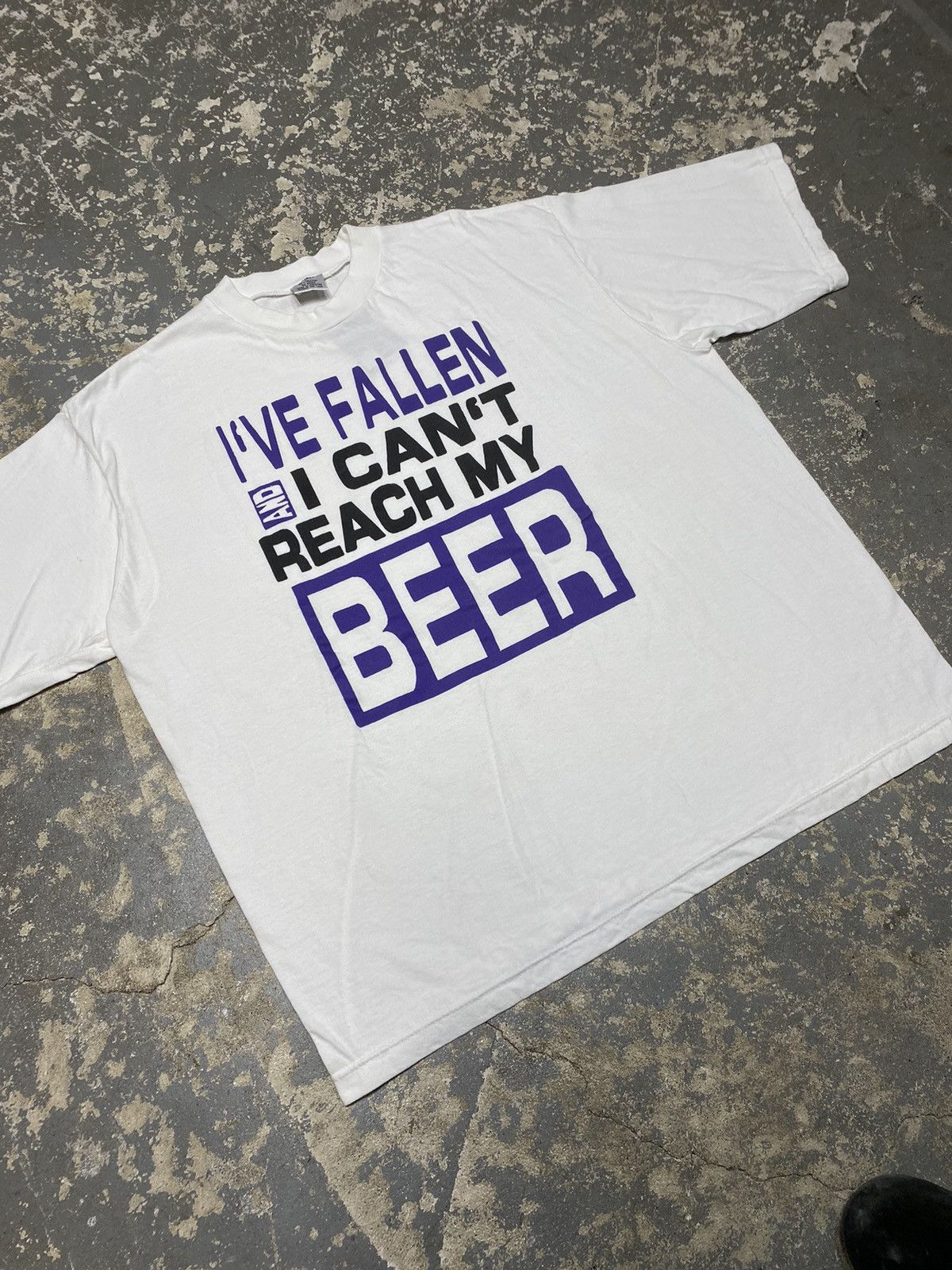 Japanese Brand × Vintage Vintage I’ve Fallen And Can’t Reach My Beer New 90s Tshirt Size US XL / EU 56 / 4 - 7 Thumbnail
