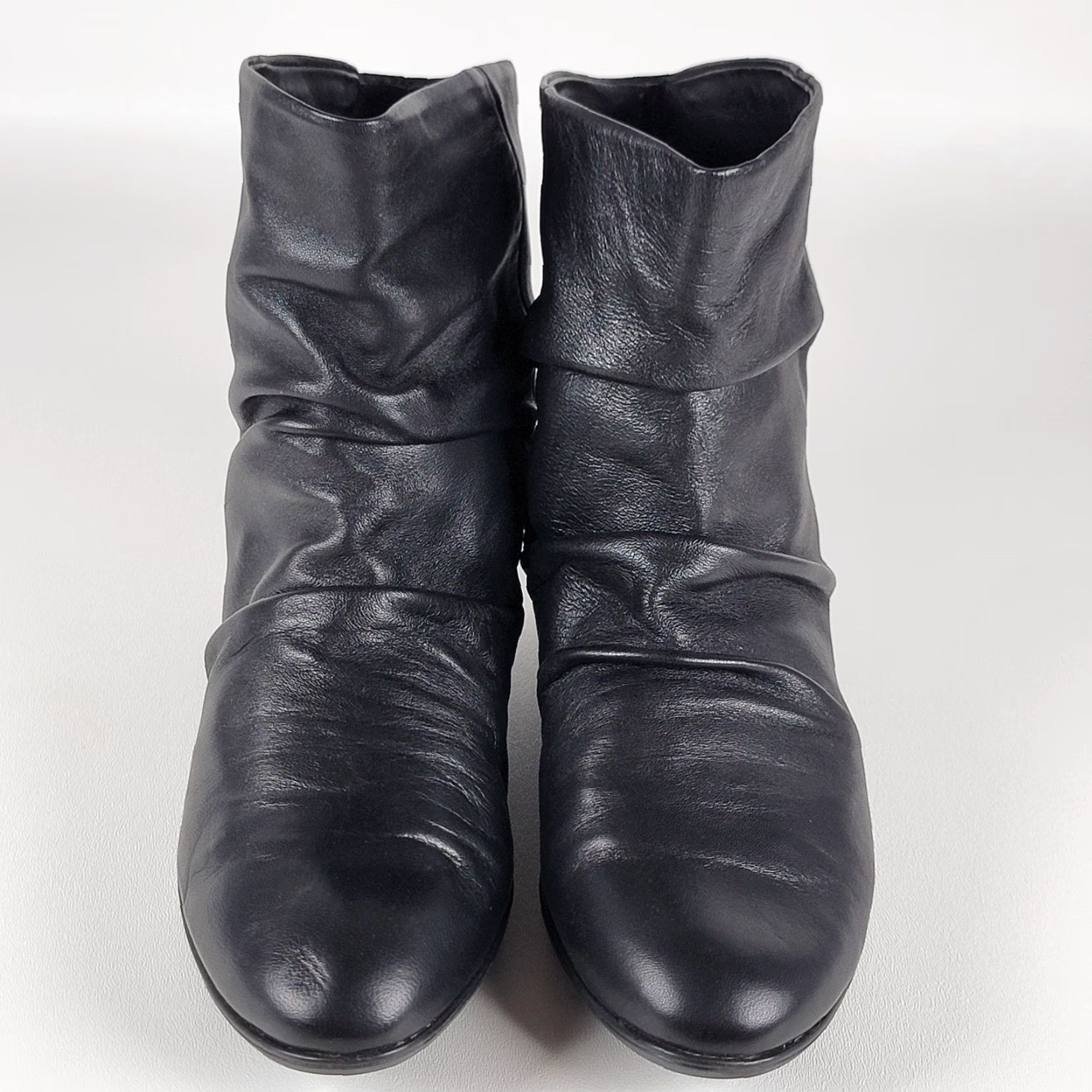 Vintage Munro Slouch Booties Black Leather Size 7.5 Women Pull On Almond Toe Low Block Heel Size US 8 / IT 38 - 4 Thumbnail
