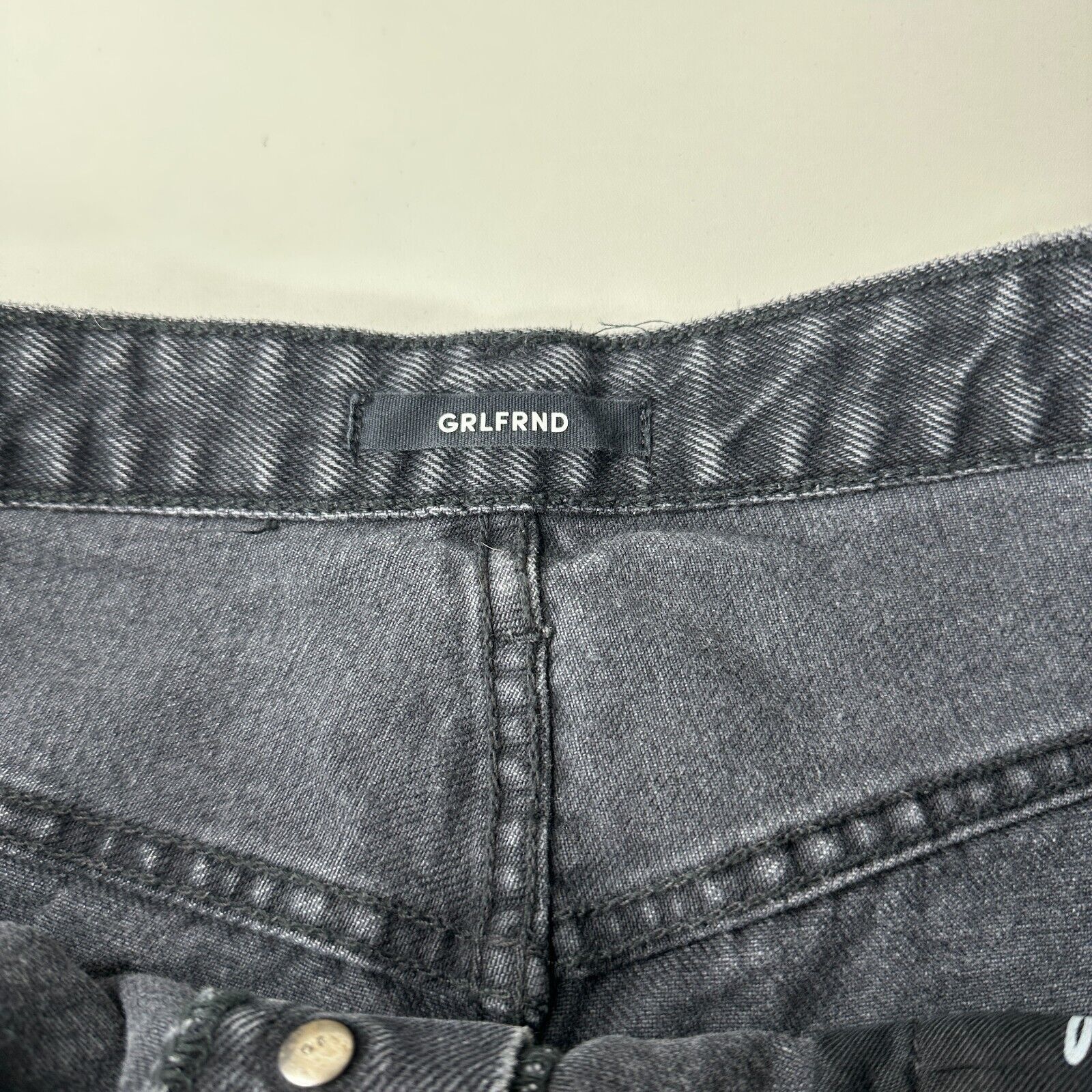 GRLFRND GRLFRND Cindy Button Fly High Rise Gray CutOff Jean Short 32 Size 32" / US 10 / IT 46 - 4 Thumbnail