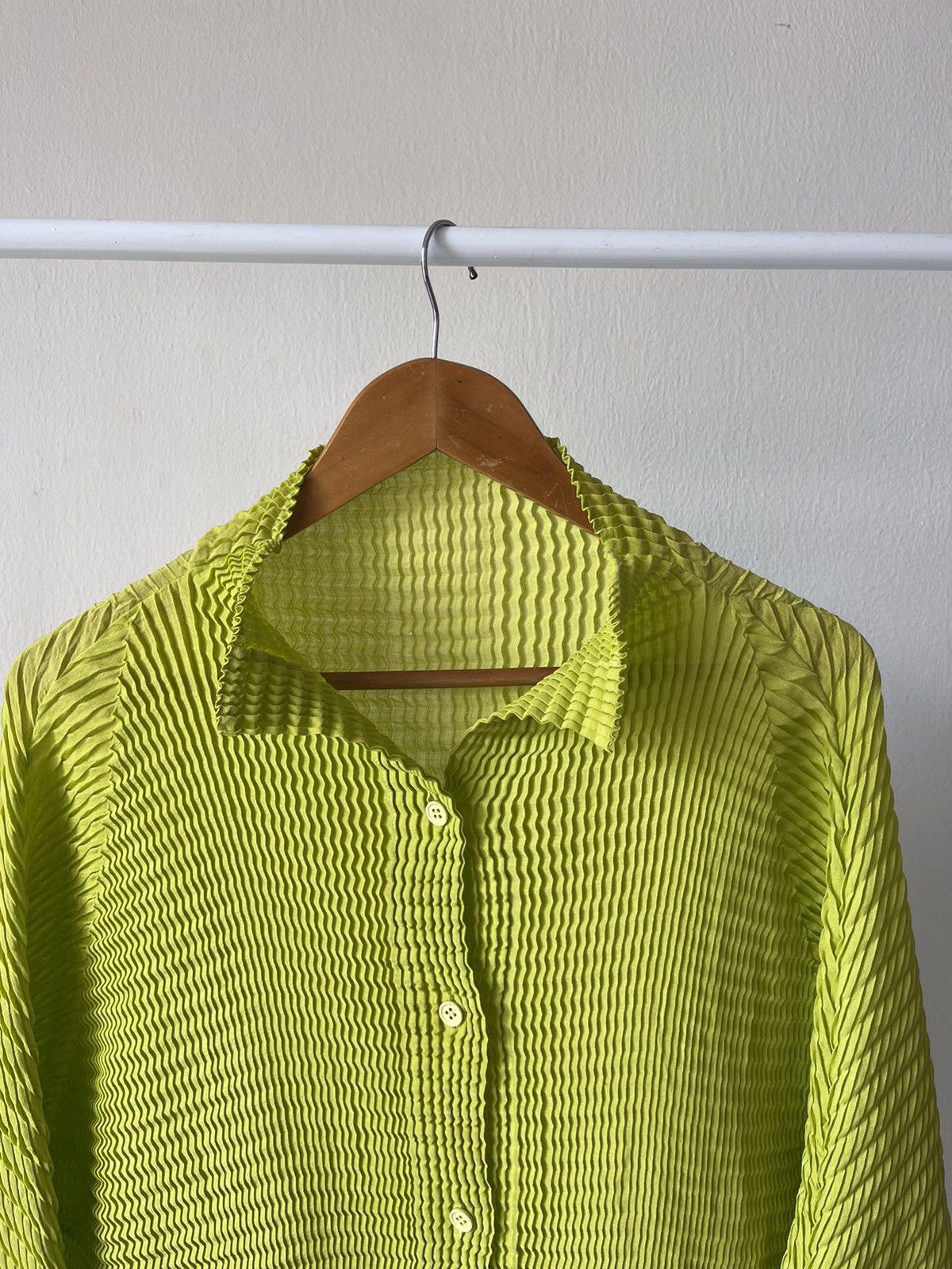 Issey Miyake × Pleats Please Issey Miyake 2000s Issey Miyake Pleats please Button up Size US L / EU 52-54 / 3 - 5 Thumbnail