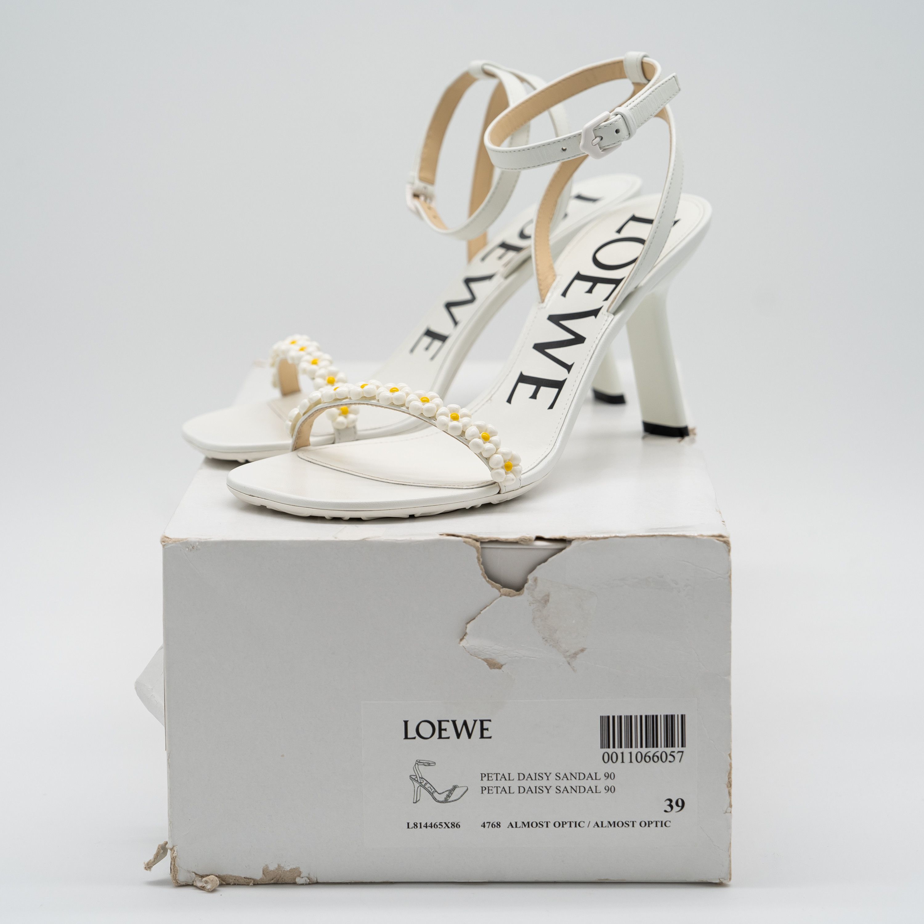 Loewe Loewe Petal Daisy Sandals 90mm White Leather Strap Size US 9 / IT 39 - 14 Thumbnail